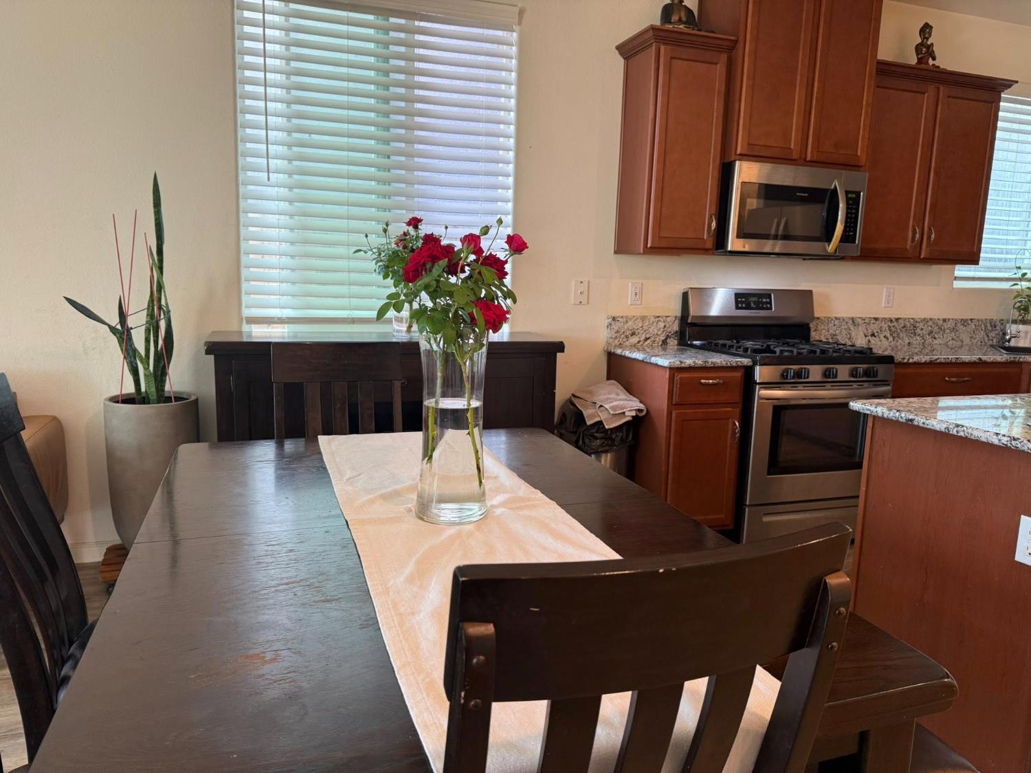 2313 S Justin Ave, Fresno, CA 93725
