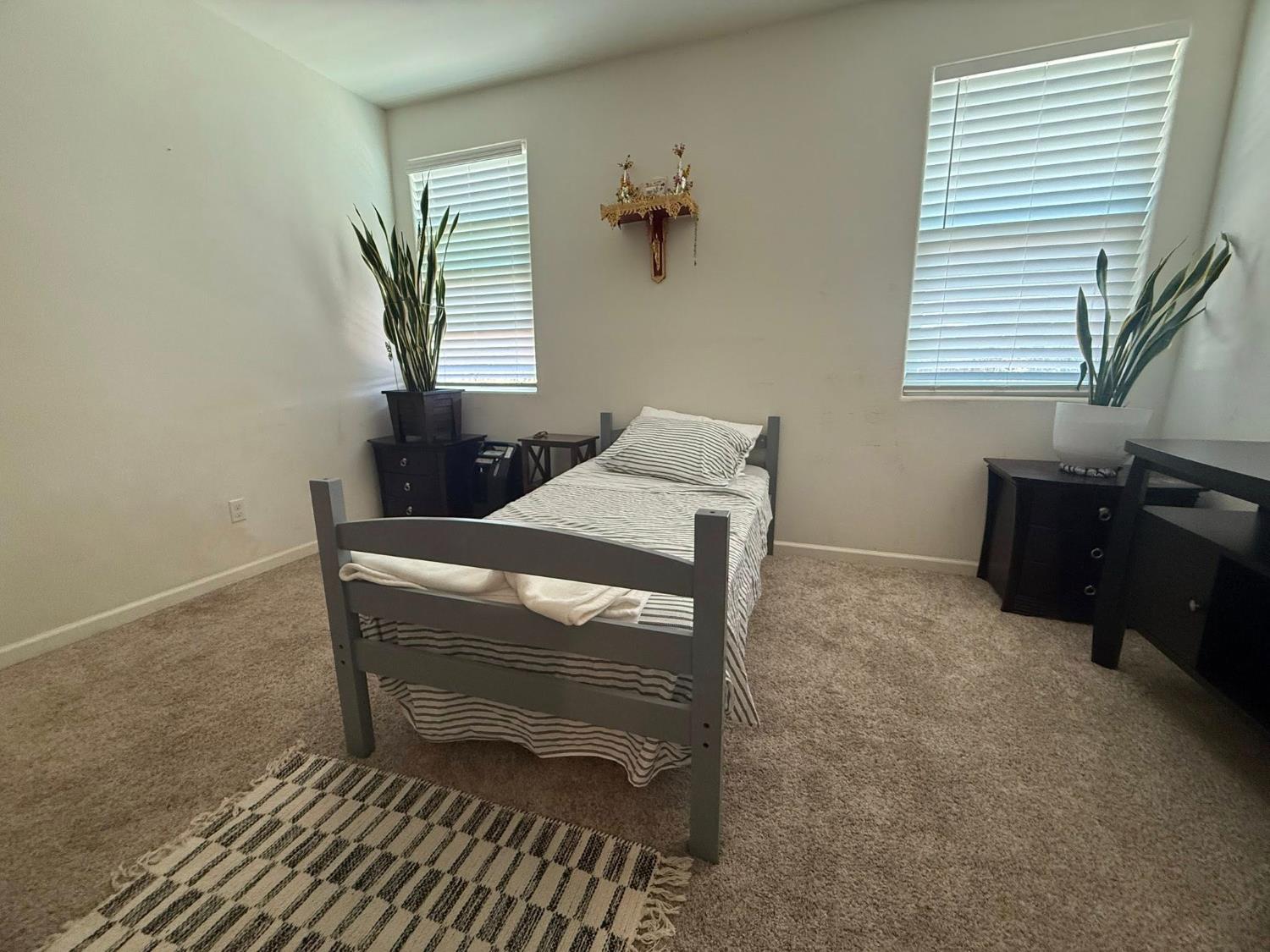 2313 S Justin Ave, Fresno, CA 93725