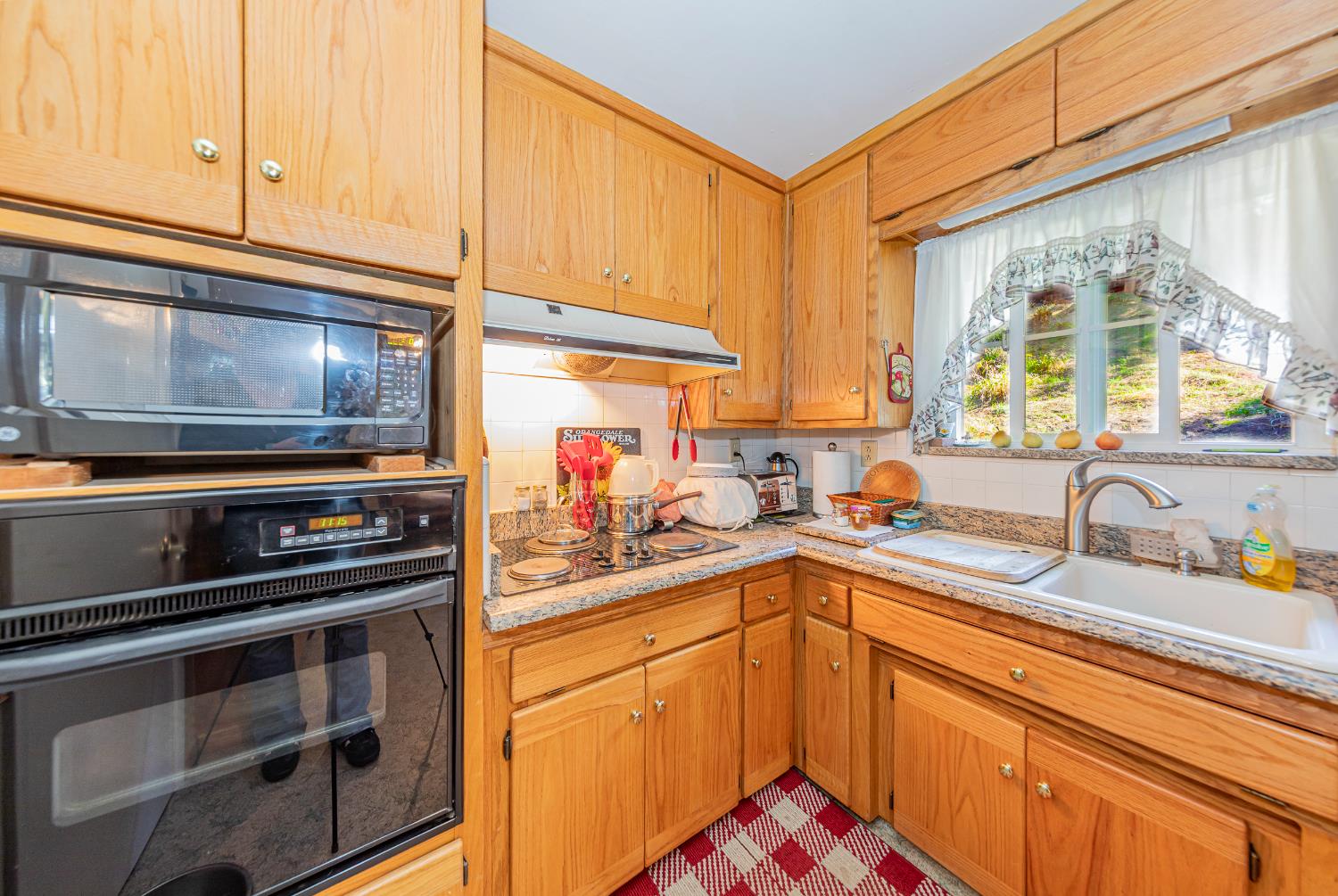 42585 Buckeye Rd, Oakhurst, CA 93644