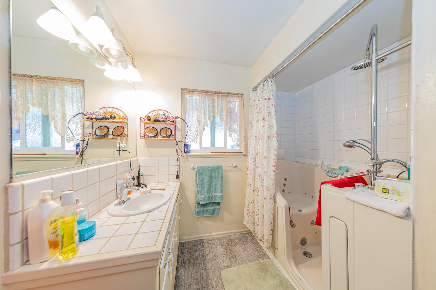 42585 Buckeye Rd, Oakhurst, CA 93644