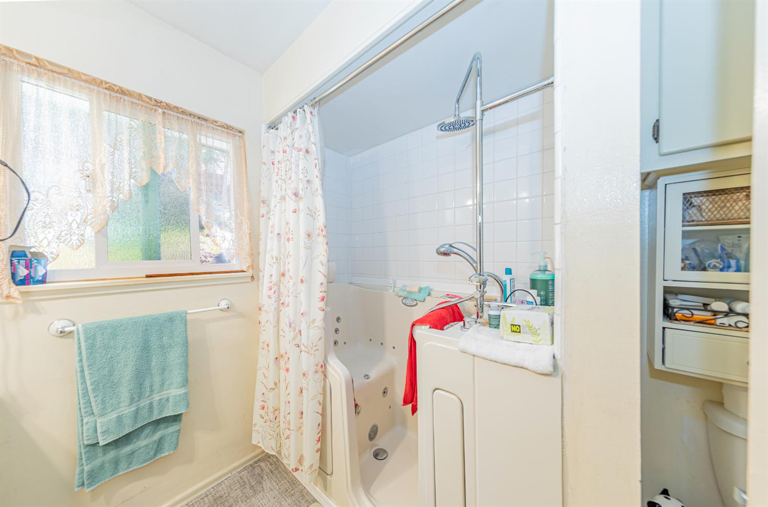 42585 Buckeye Rd, Oakhurst, CA 93644