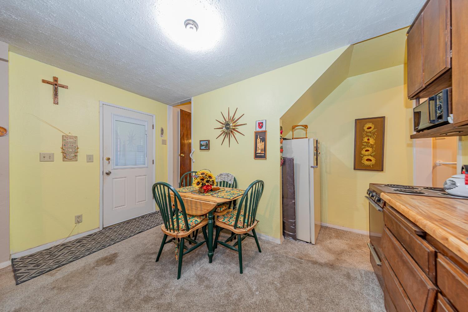 42585 Buckeye Rd, Oakhurst, CA 93644