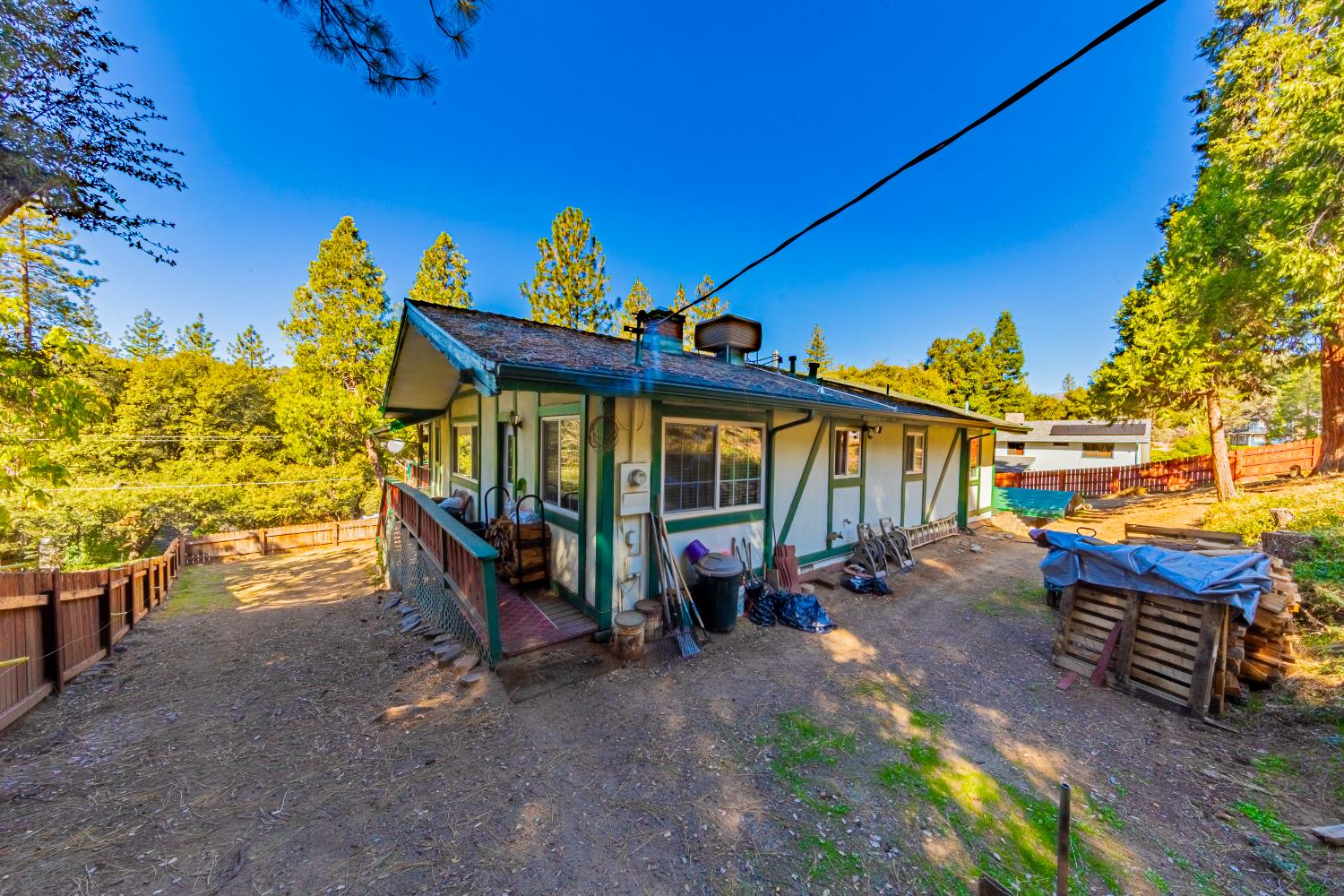 42585 Buckeye Rd, Oakhurst, CA 93644