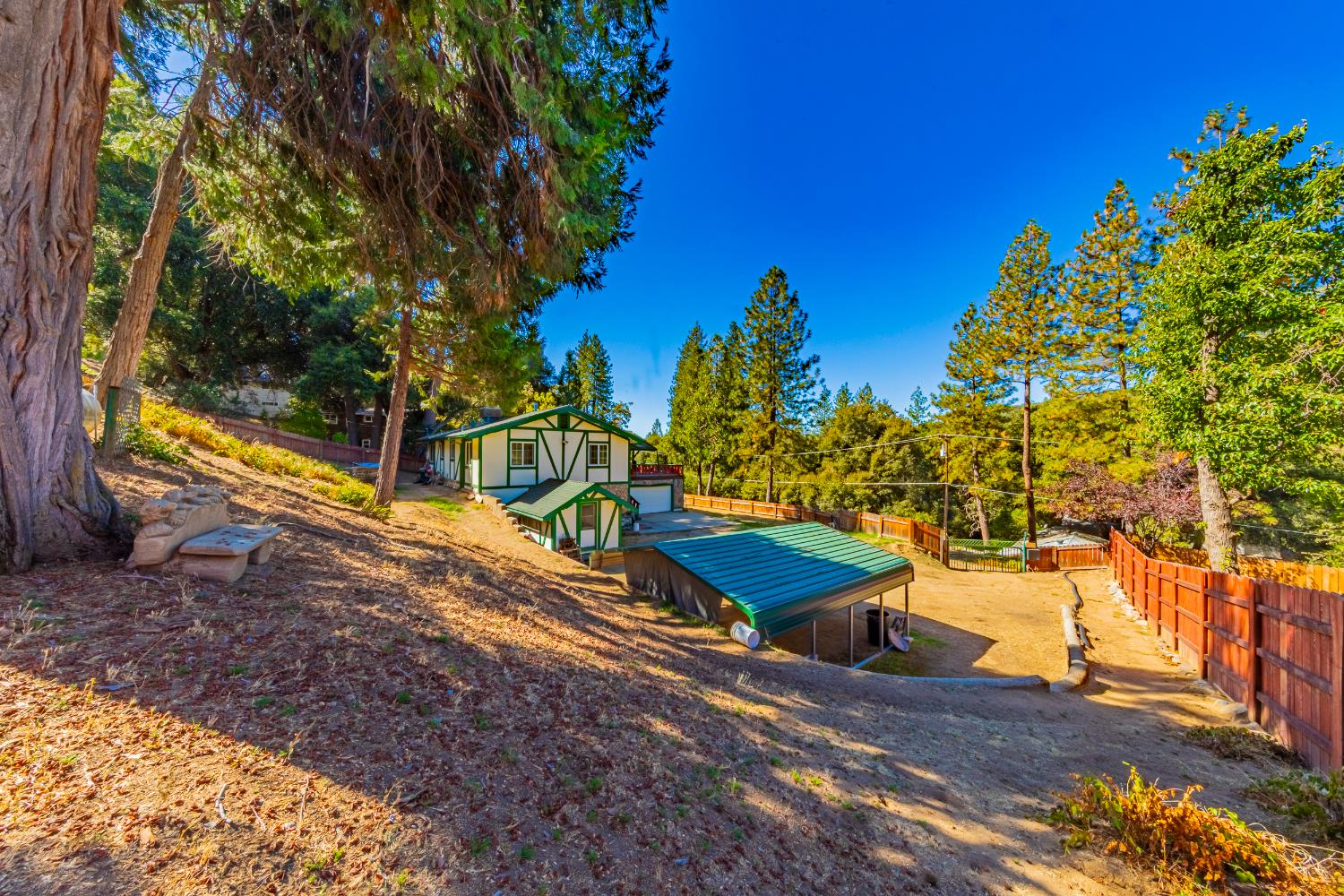 42585 Buckeye Rd, Oakhurst, CA 93644