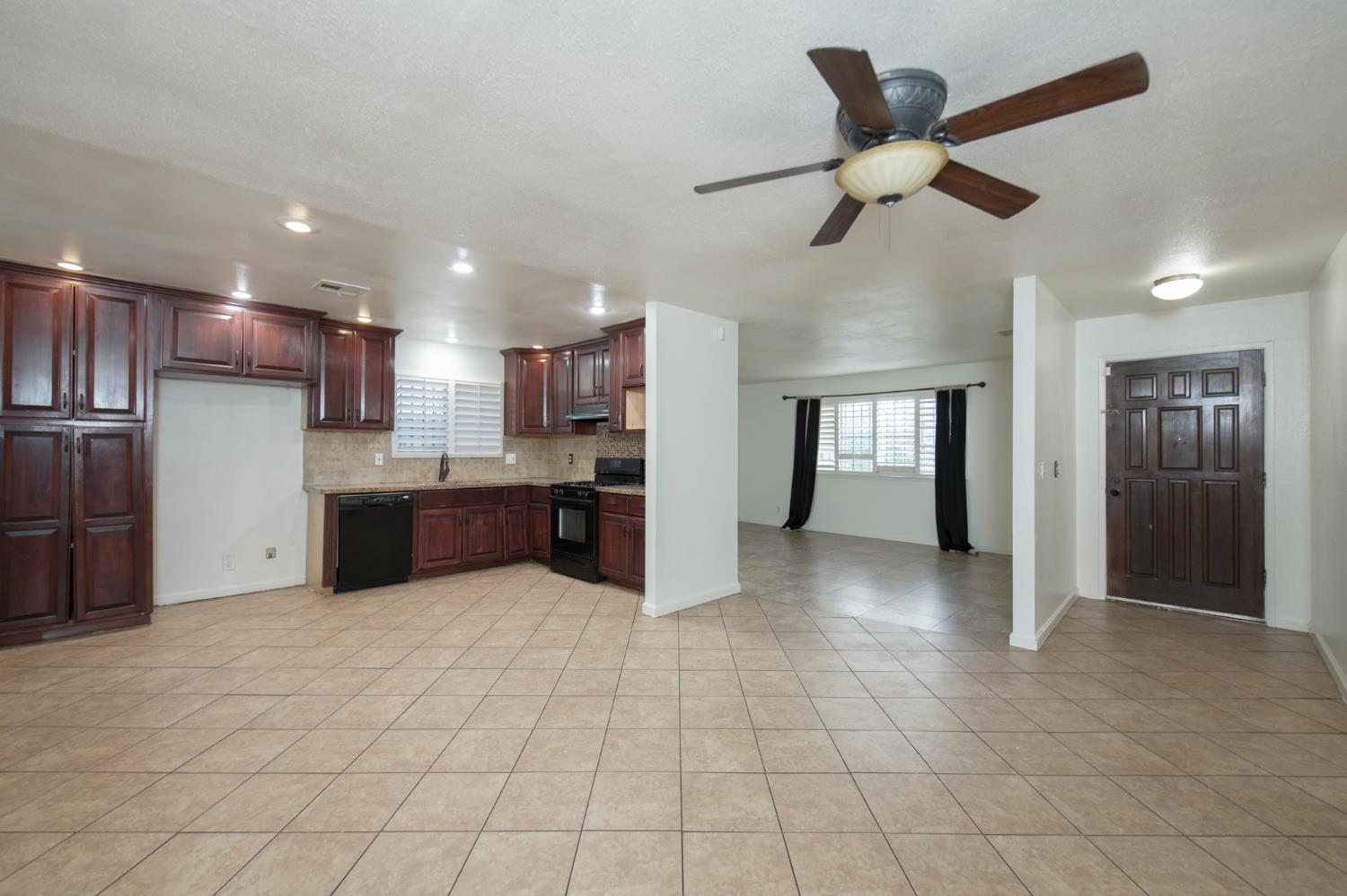 225 N Sylmar Ave, Fresno, CA 93727