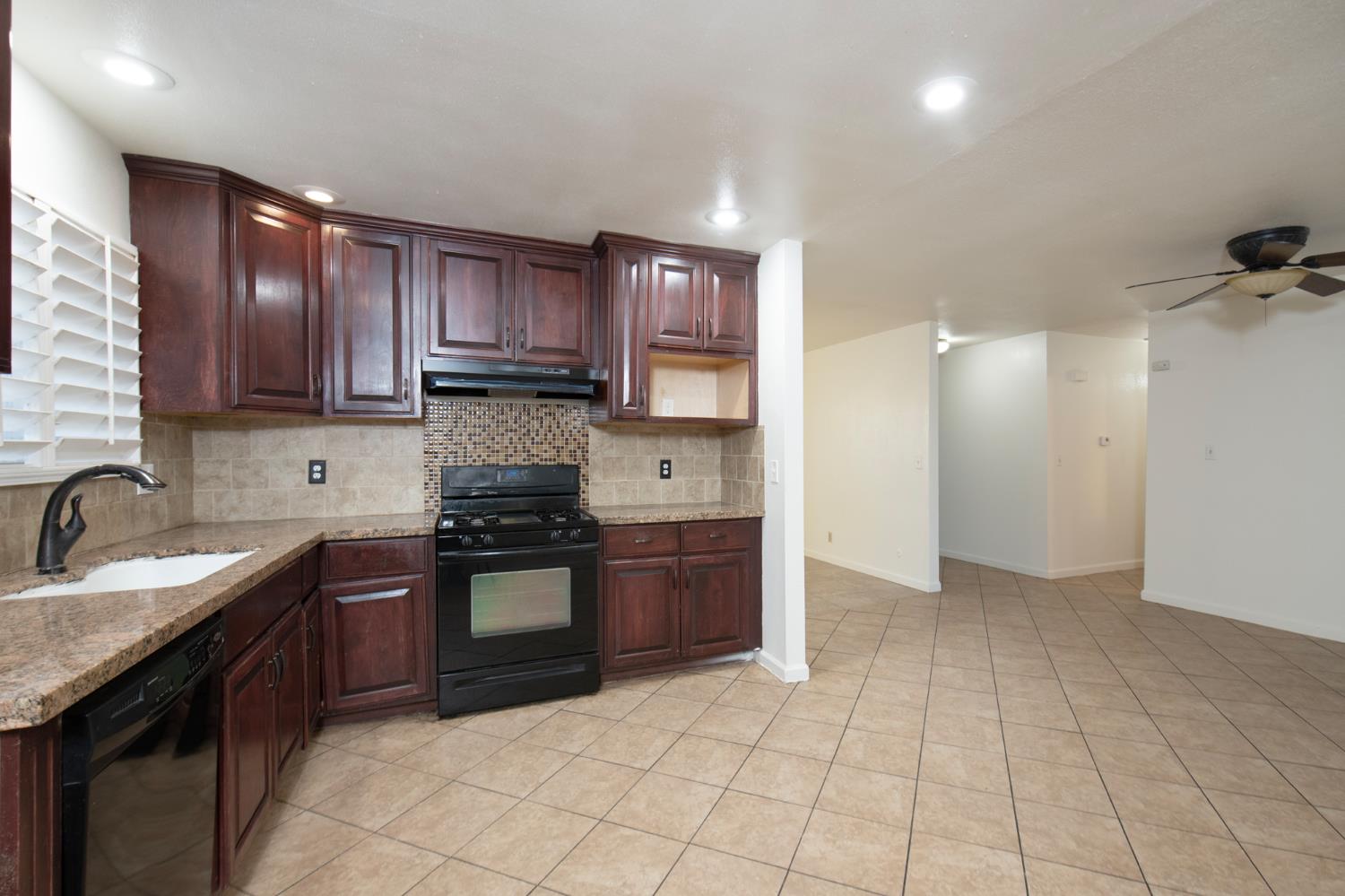 225 N Sylmar Ave, Fresno, CA 93727