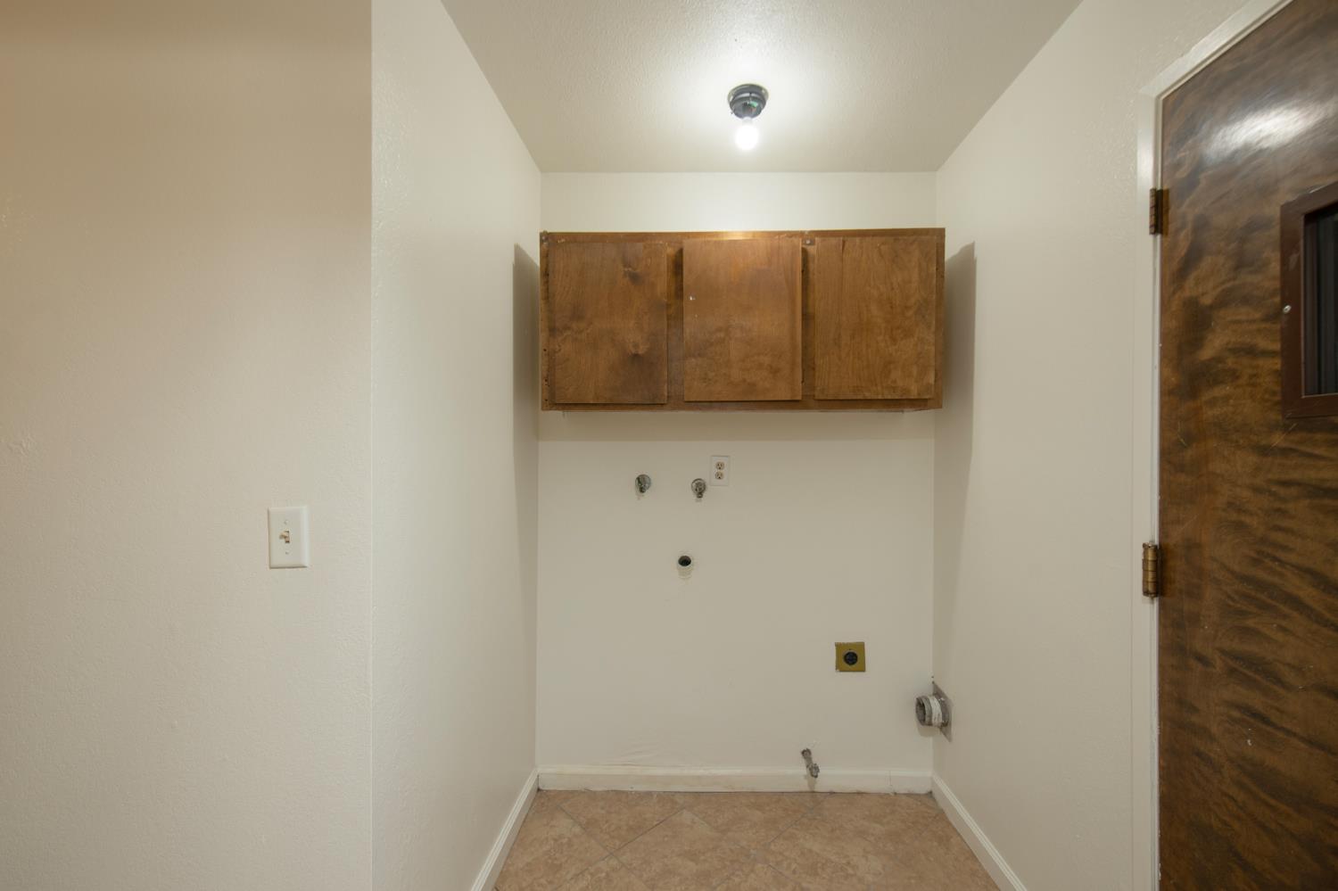 225 N Sylmar Ave, Fresno, CA 93727