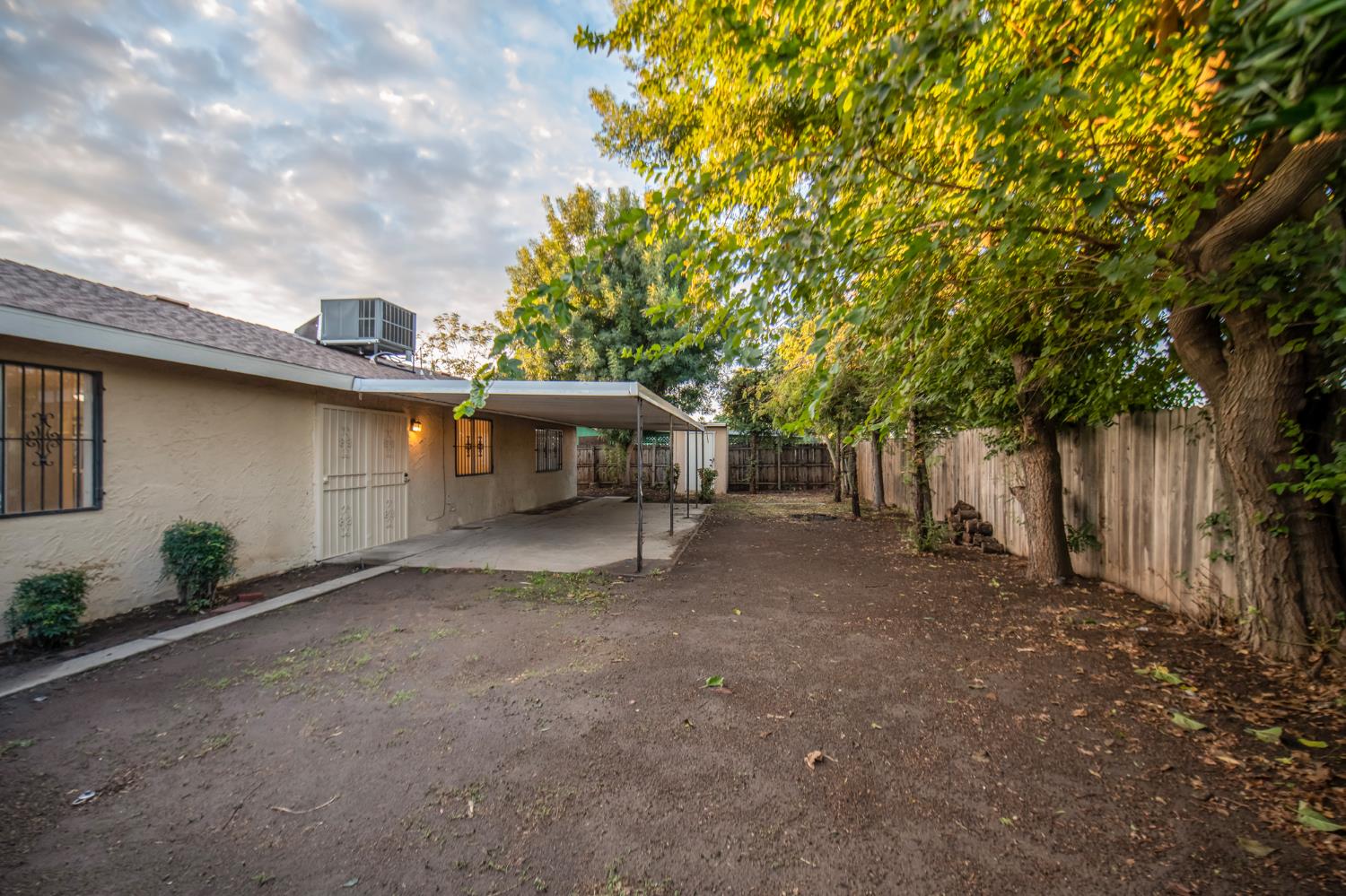 225 N Sylmar Ave, Fresno, CA 93727