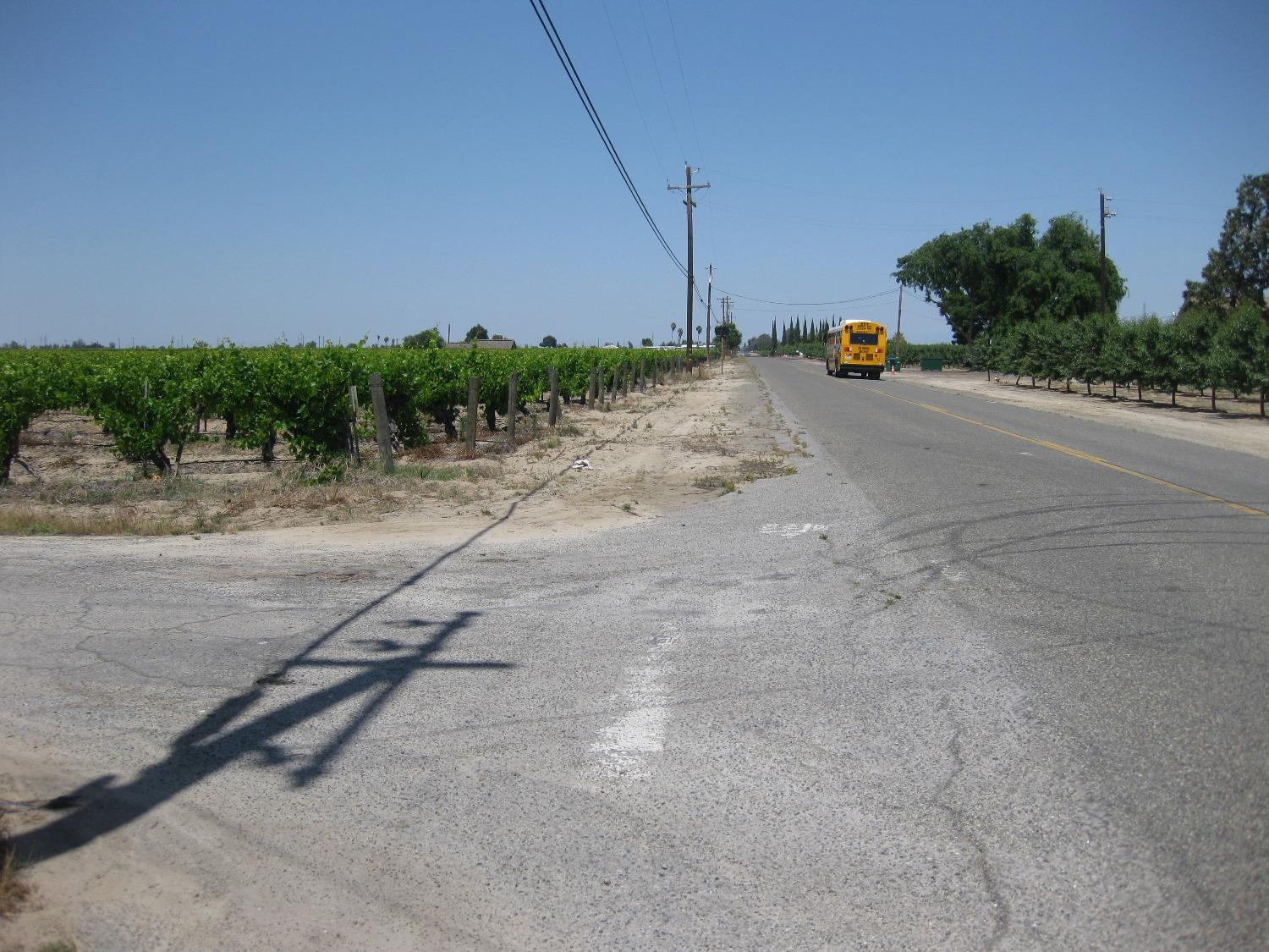 2738 E Rose Ave, Fresno, CA 93725