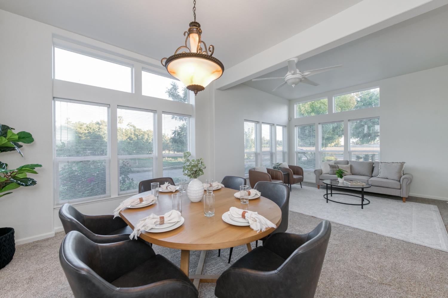 8646 Cairo Ave, Laton, CA 93242