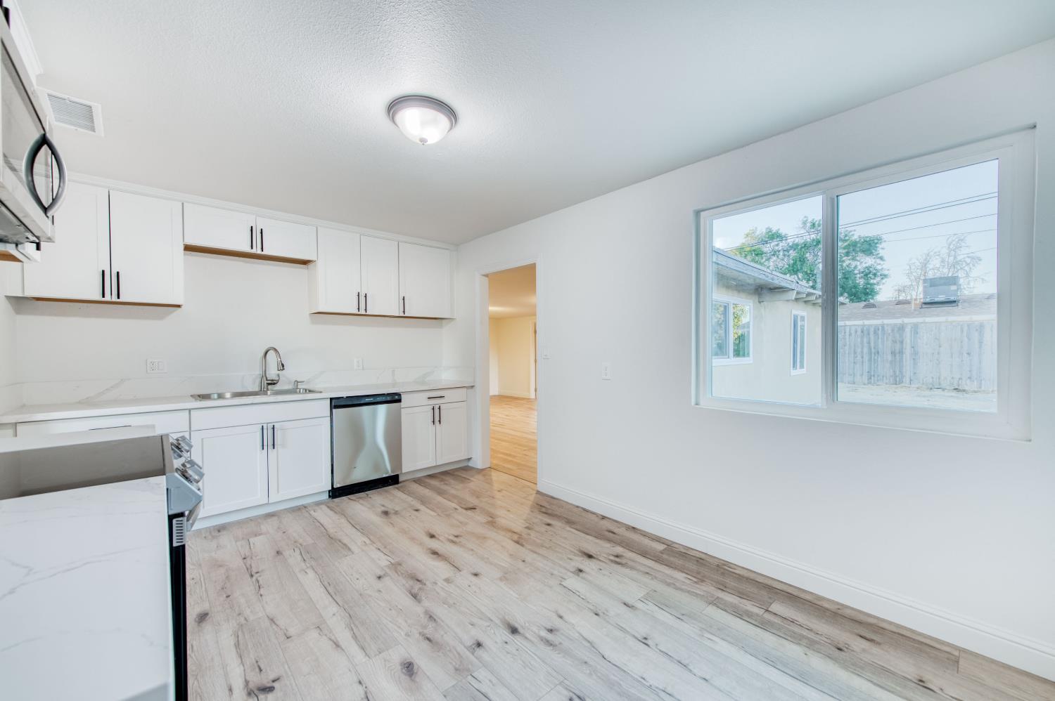 2817 E Indianapolis Ave, Fresno, CA 93726