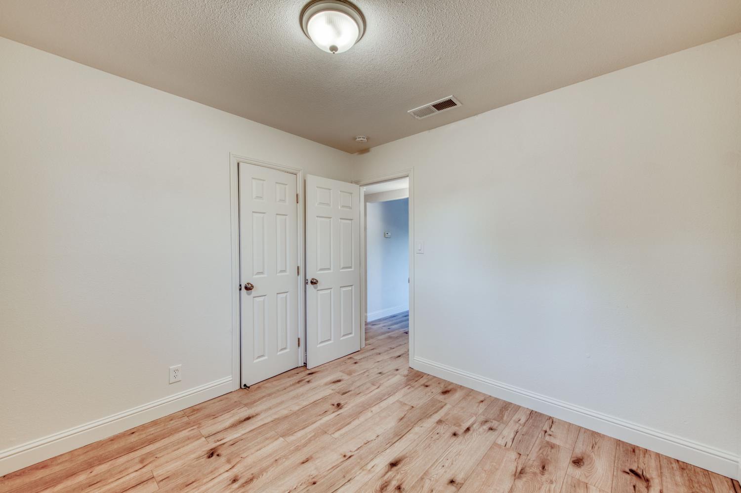 2817 E Indianapolis Ave, Fresno, CA 93726