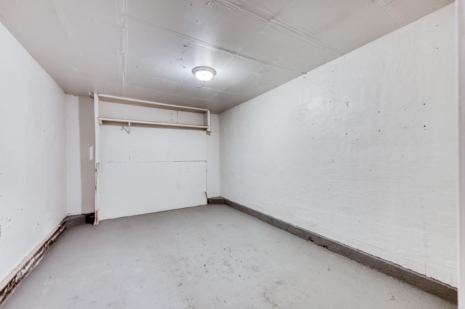 2817 E Indianapolis Ave, Fresno, CA 93726