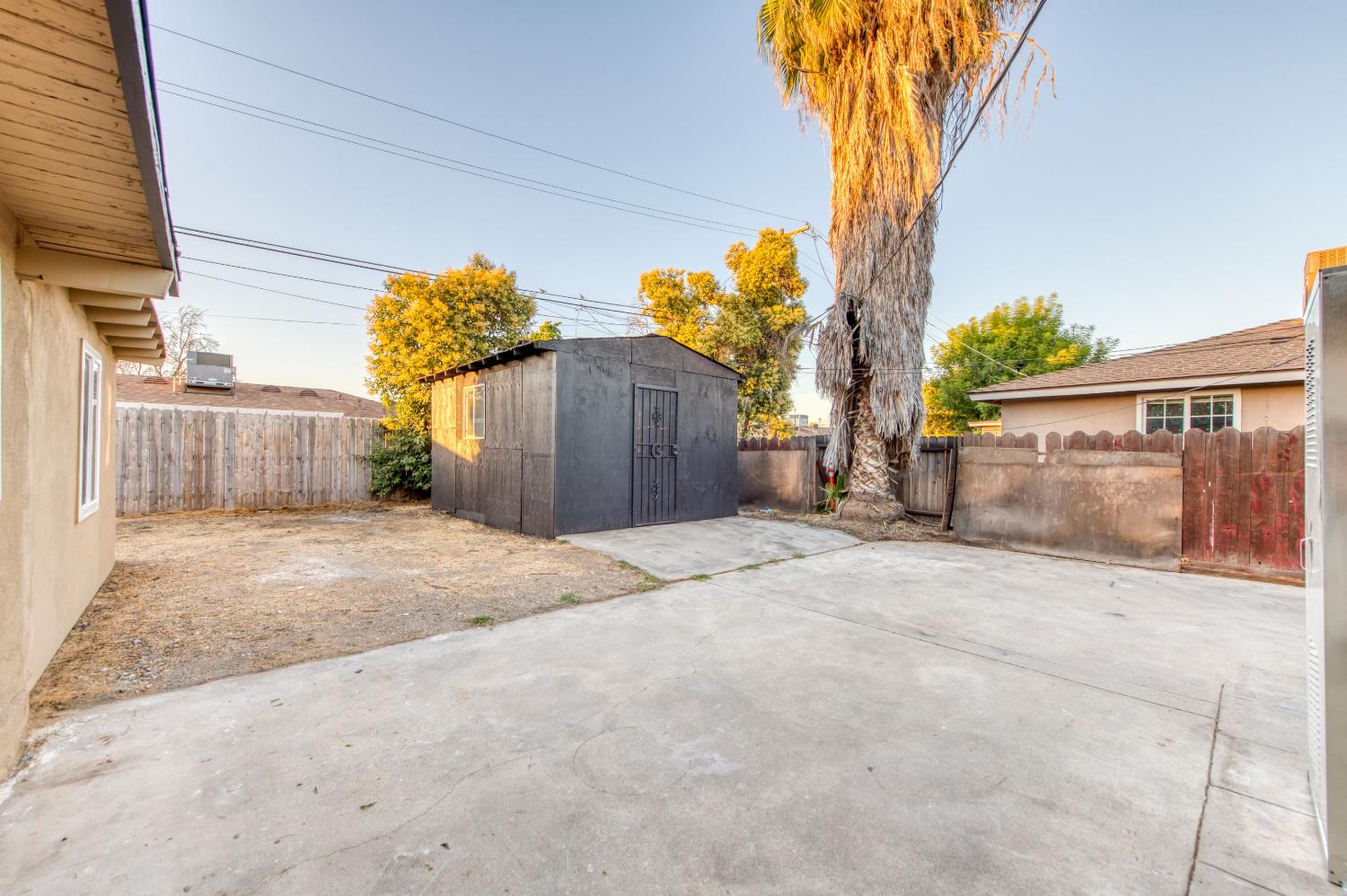 2817 E Indianapolis Ave, Fresno, CA 93726