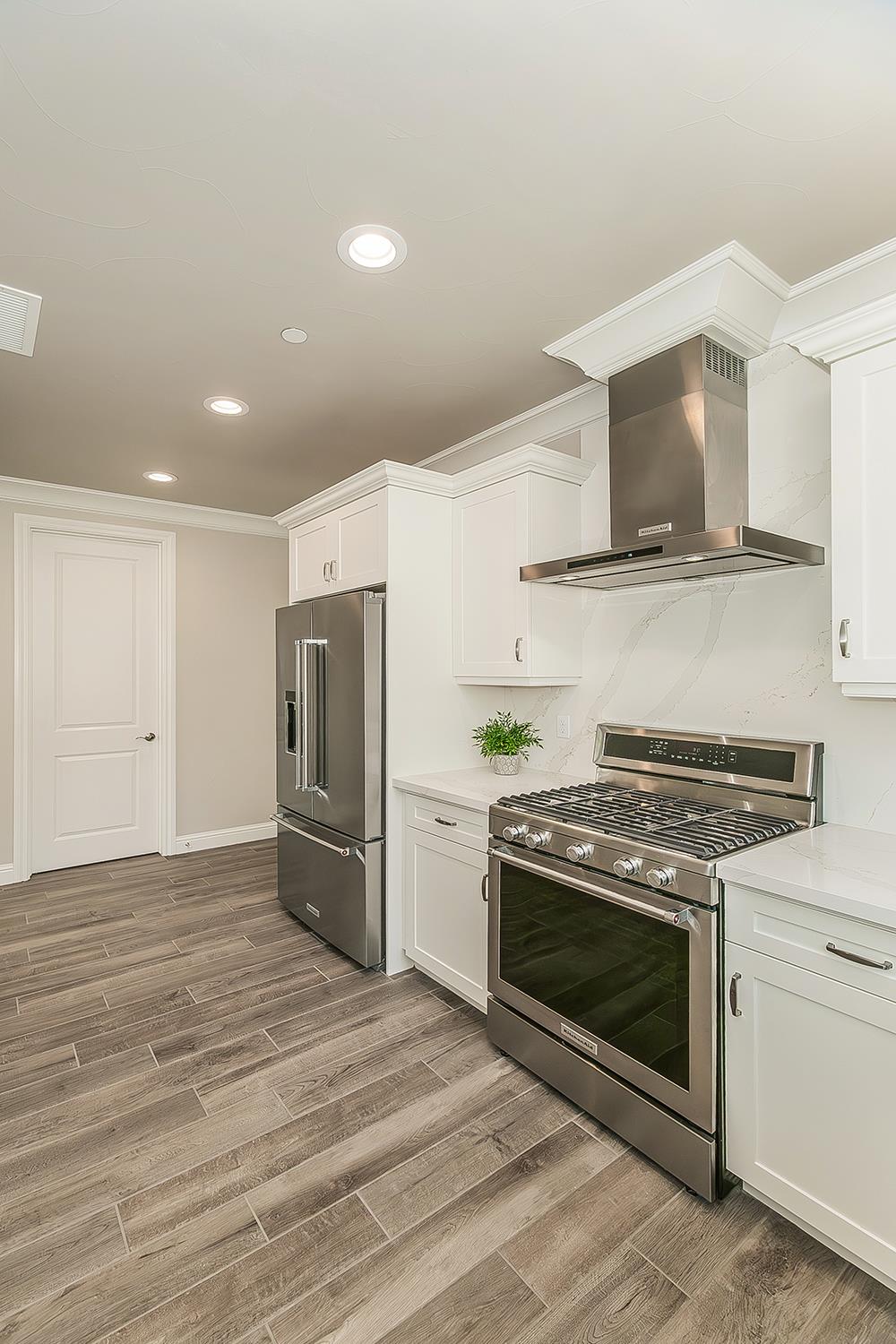 2315 E Courtside Dr, Fresno, CA 93730