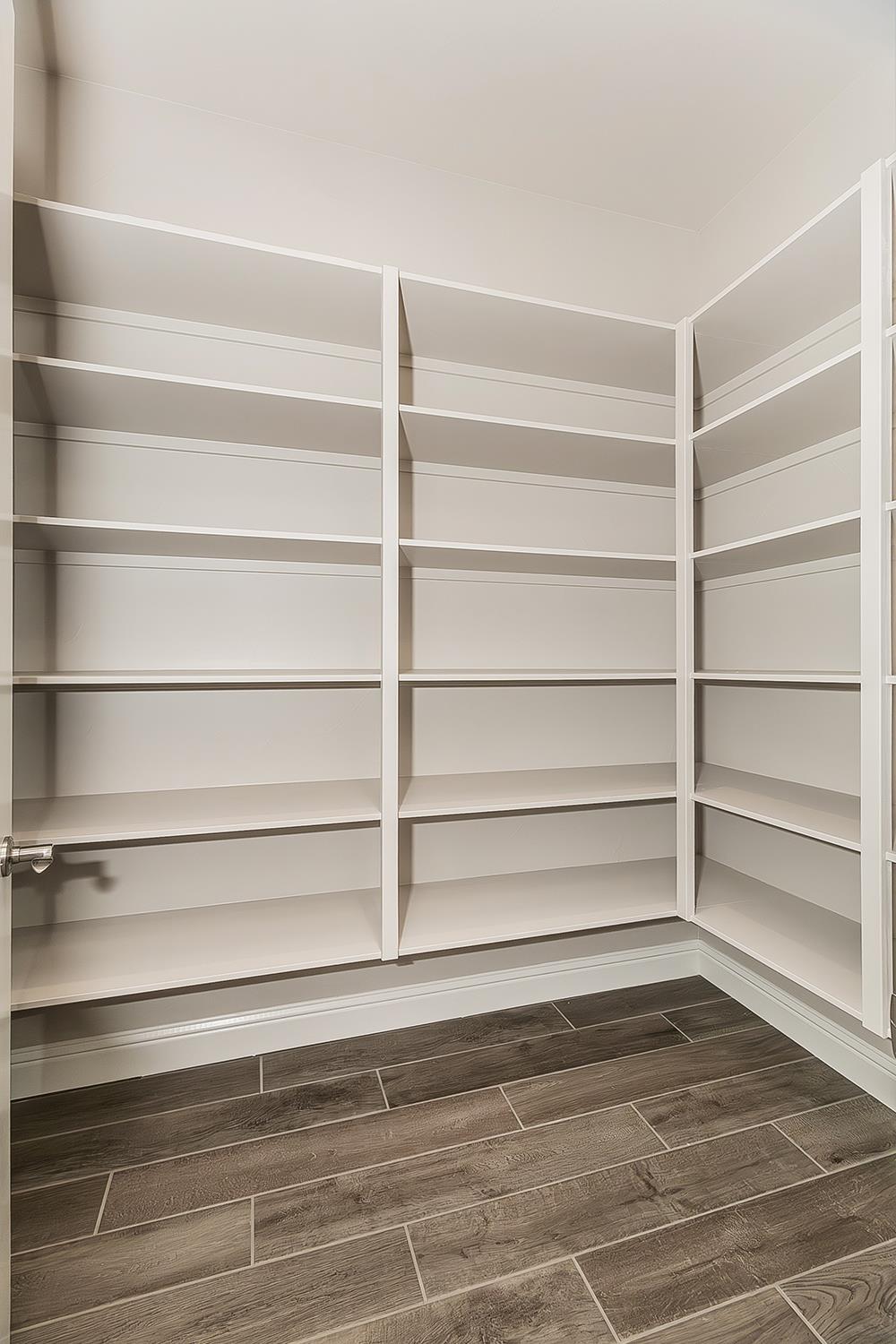 2315 E Courtside Dr, Fresno, CA 93730