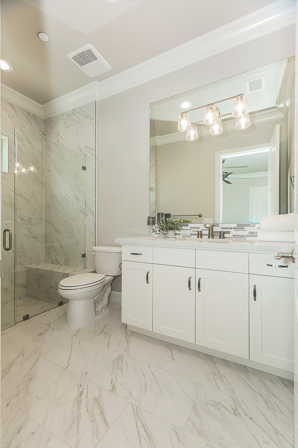 2315 E Courtside Dr, Fresno, CA 93730