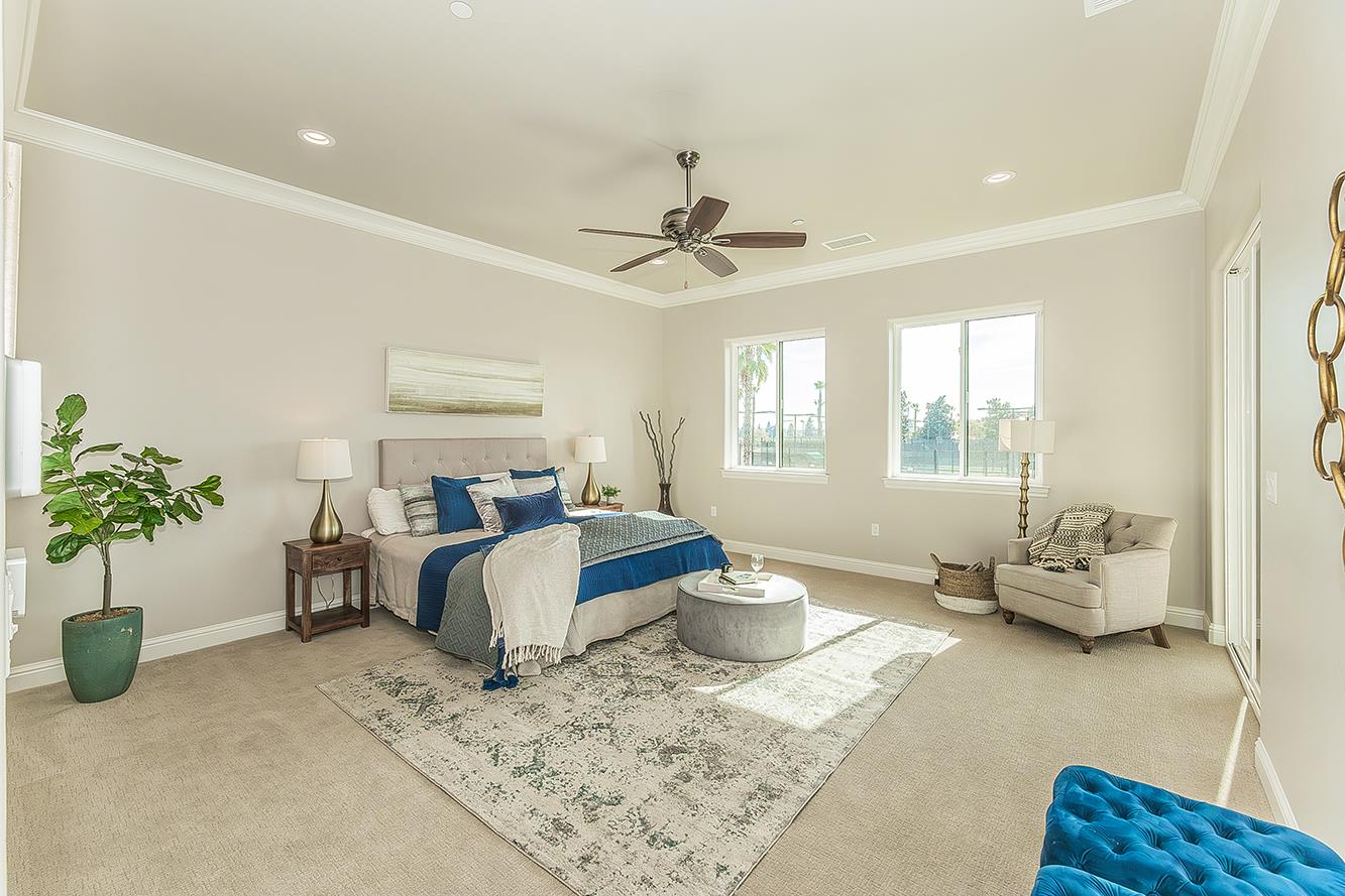 2315 E Courtside Dr, Fresno, CA 93730