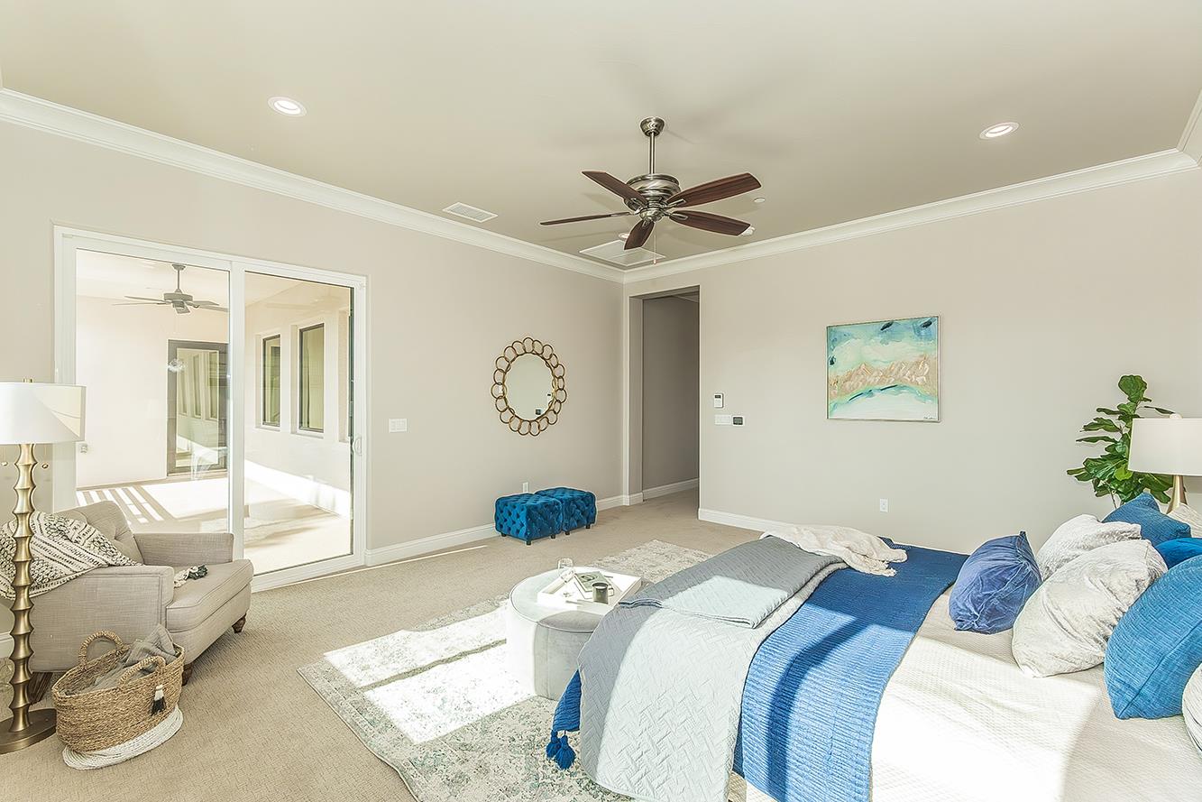 2315 E Courtside Dr, Fresno, CA 93730