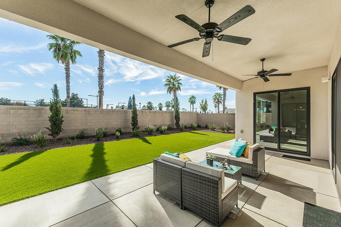 2315 E Courtside Dr, Fresno, CA 93730