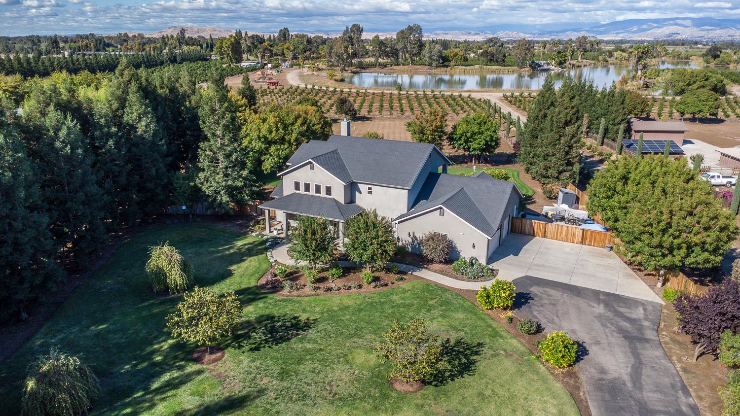 11722 E Ashlan Ave, Sanger, CA 93657