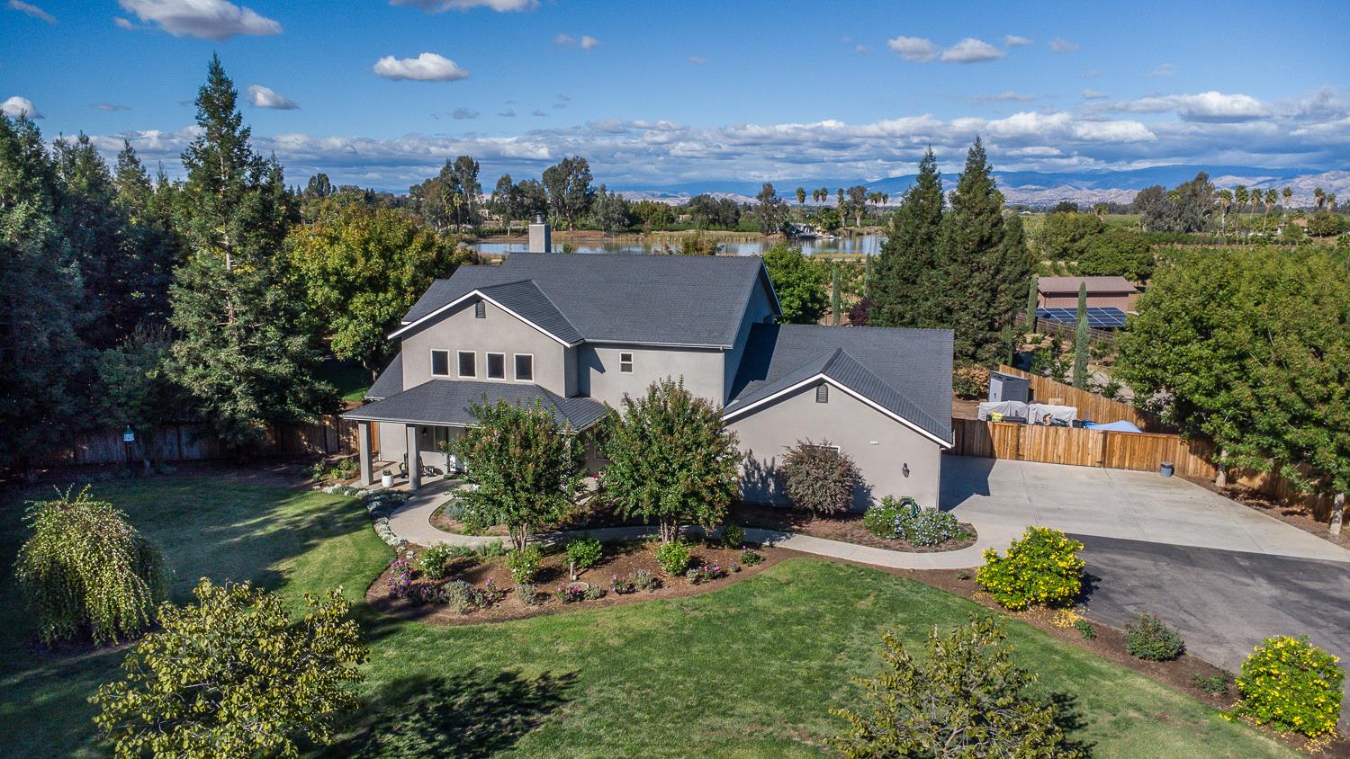 11722 E Ashlan Ave, Sanger, CA 93657