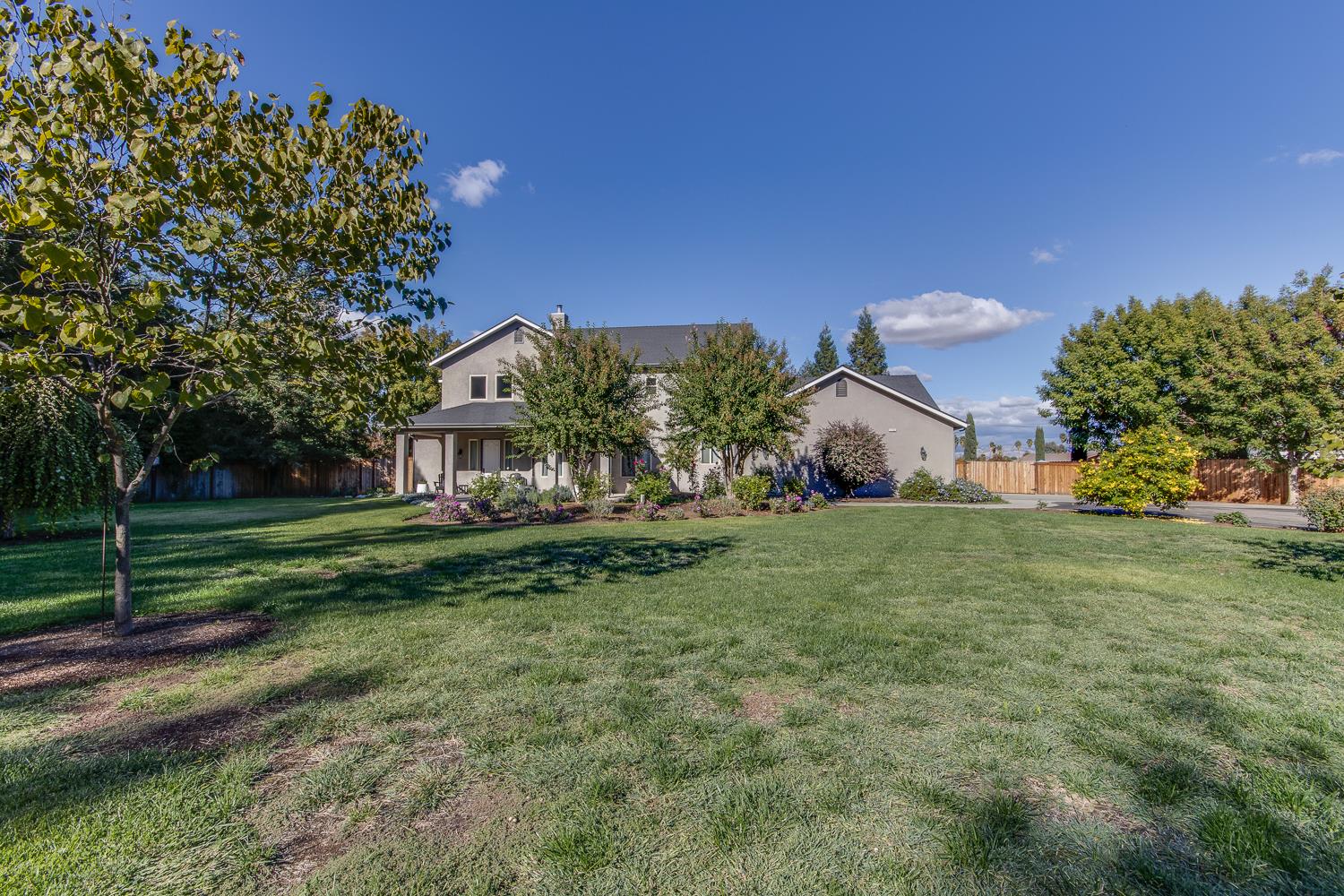 11722 E Ashlan Ave, Sanger, CA 93657