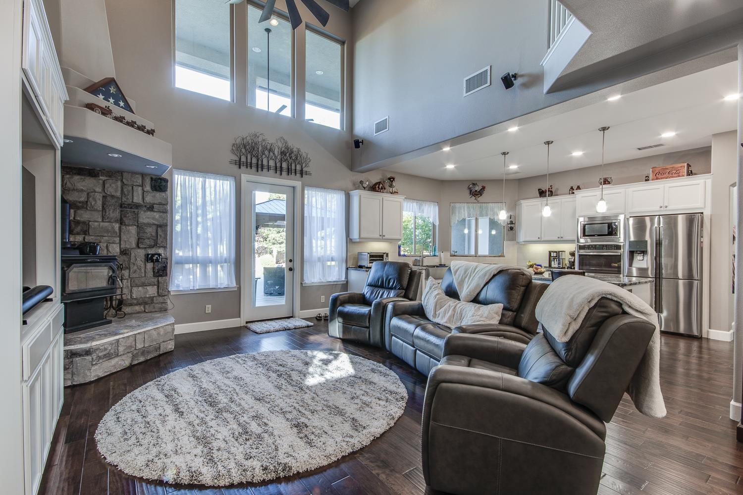 11722 E Ashlan Ave, Sanger, CA 93657