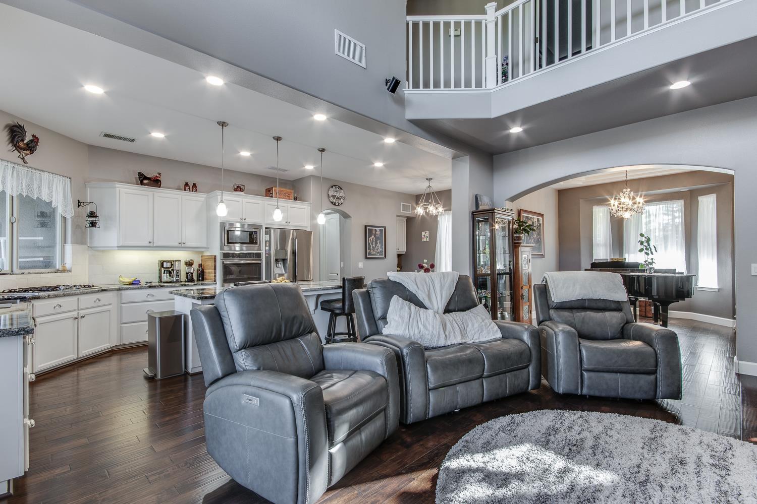 11722 E Ashlan Ave, Sanger, CA 93657