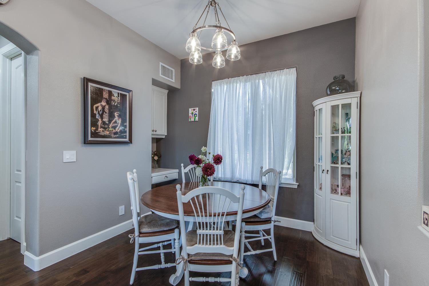 11722 E Ashlan Ave, Sanger, CA 93657