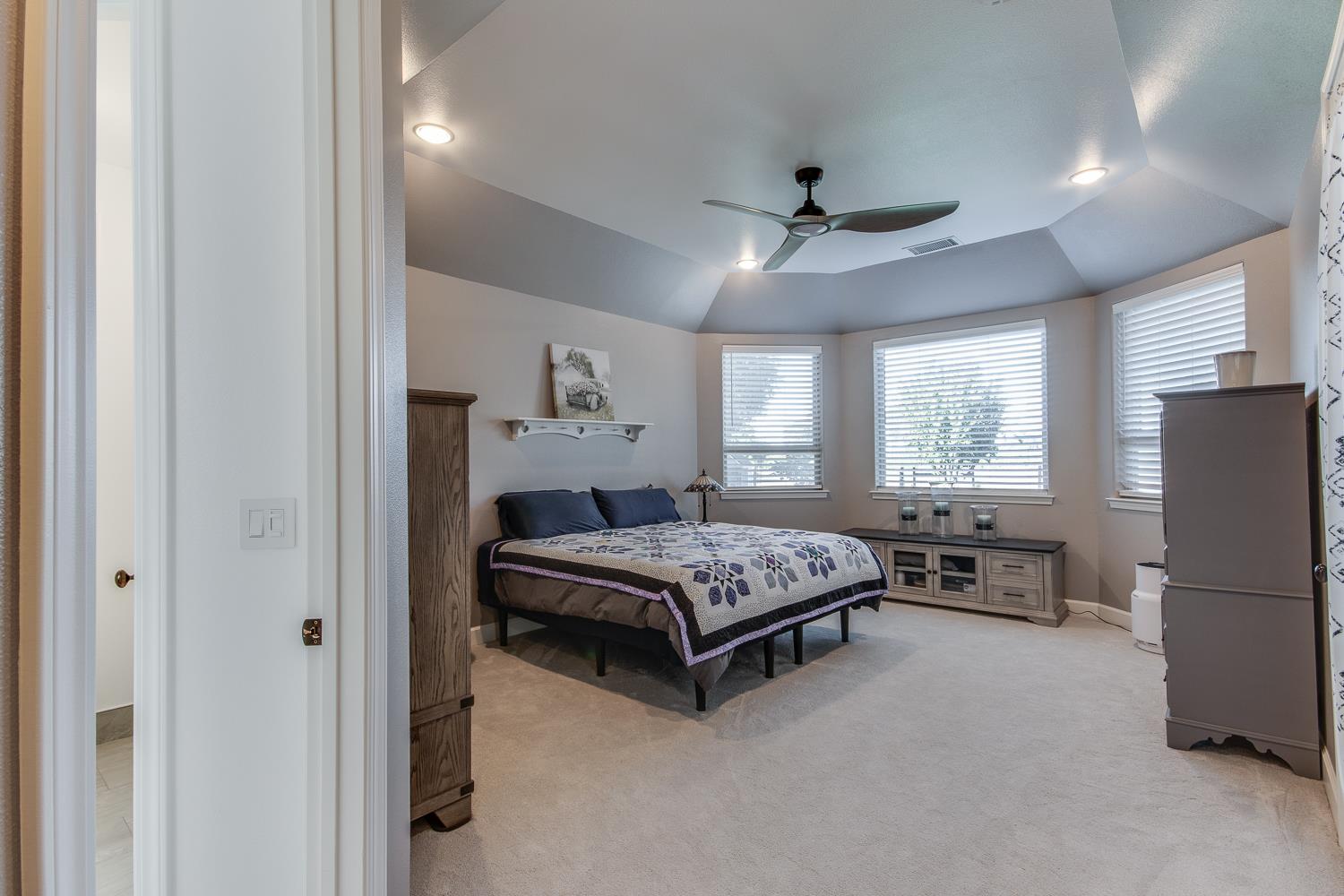 11722 E Ashlan Ave, Sanger, CA 93657