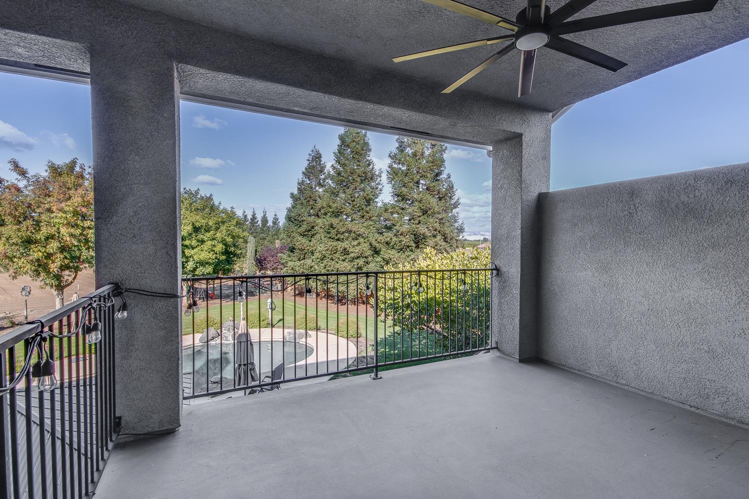 11722 E Ashlan Ave, Sanger, CA 93657