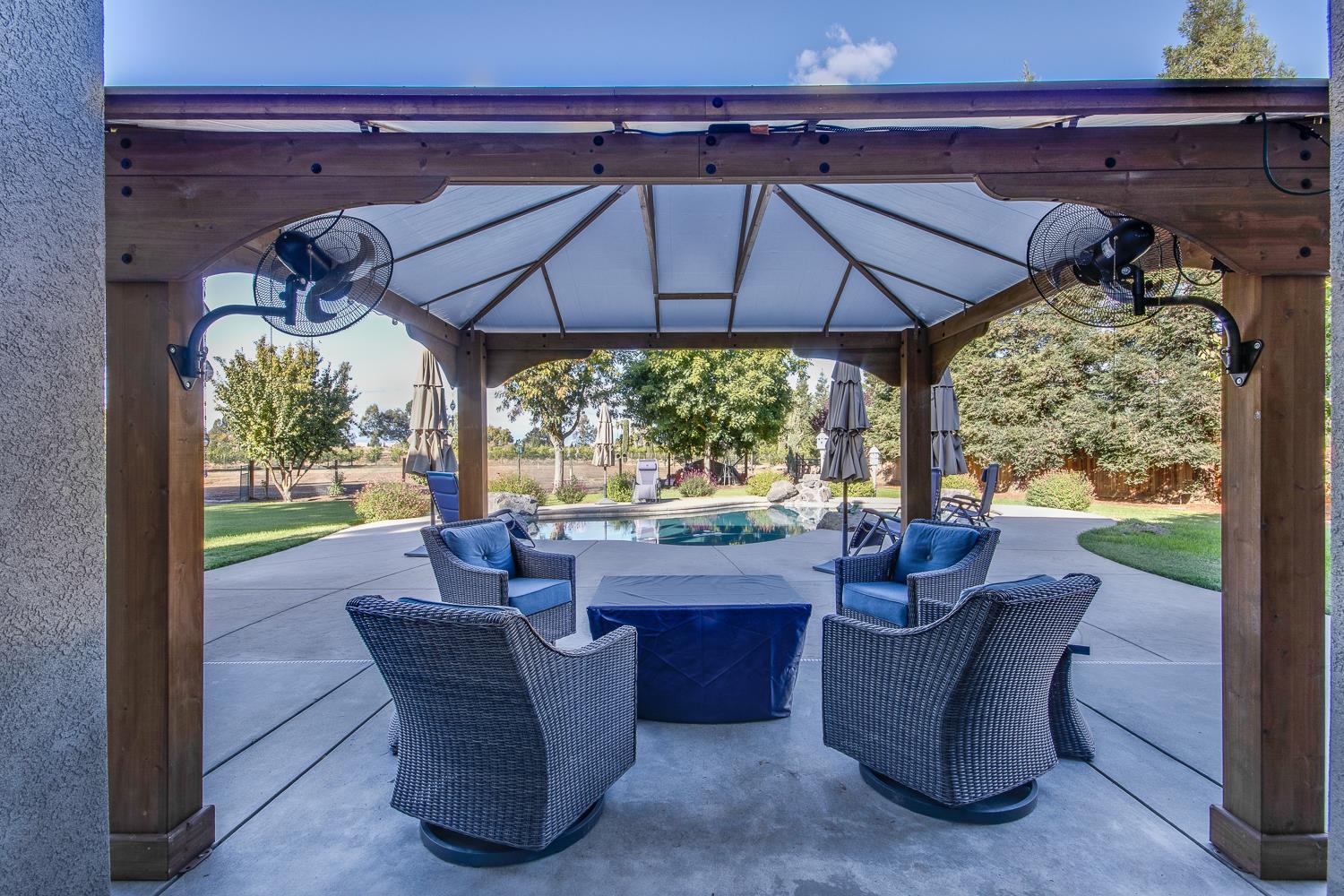 11722 E Ashlan Ave, Sanger, CA 93657