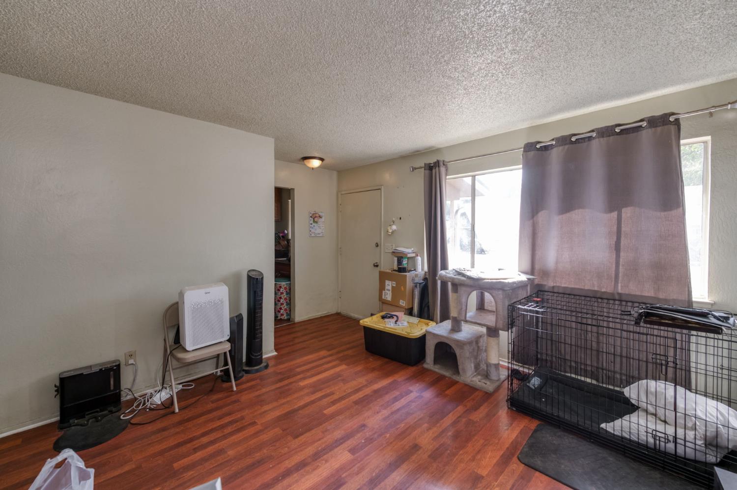 3068 W Fairmont Ave, Fresno, CA 93722