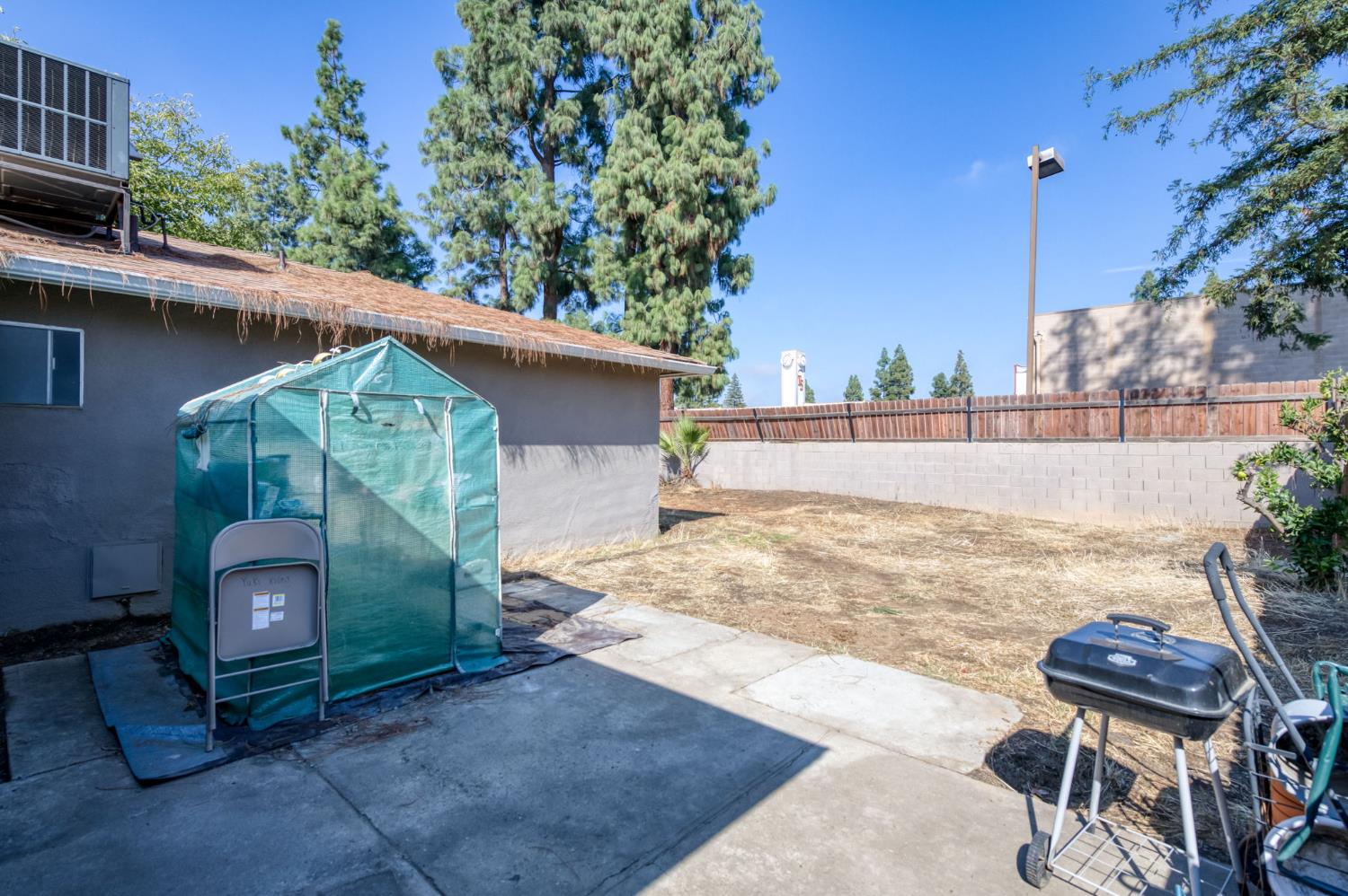 3068 W Fairmont Ave, Fresno, CA 93722