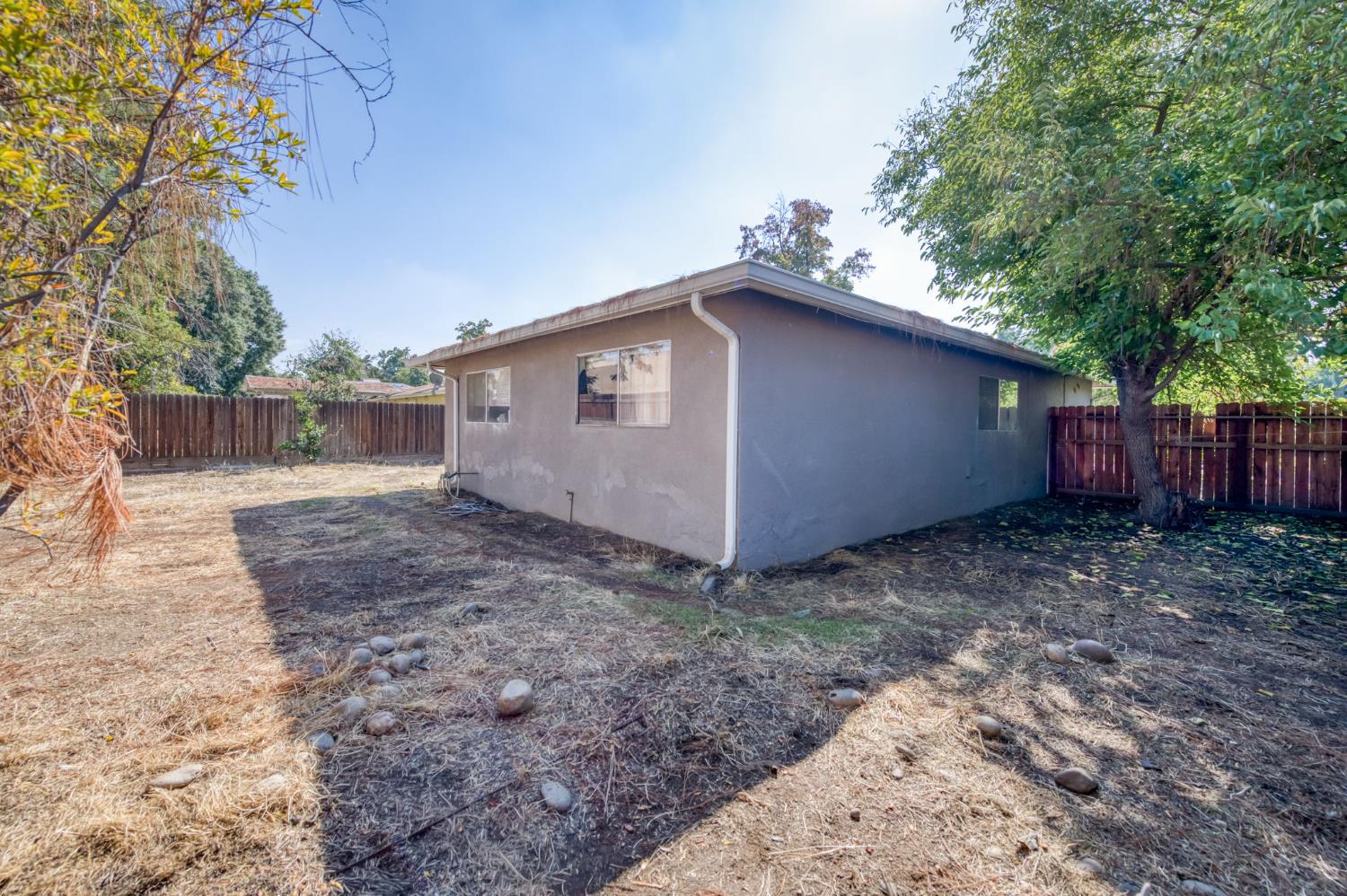 3068 W Fairmont Ave, Fresno, CA 93722