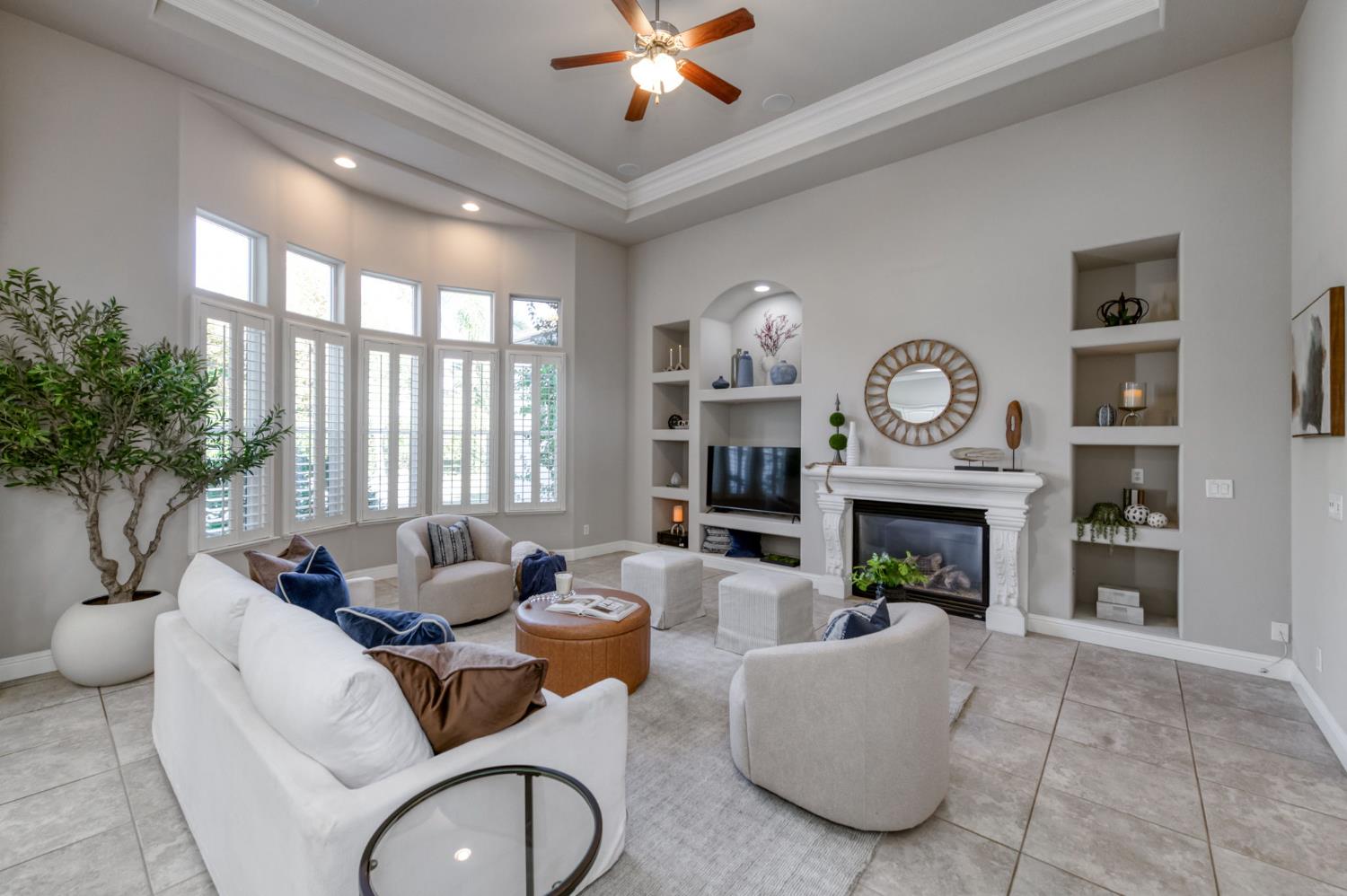 1882 N Nadine Ave, Clovis, CA 93619