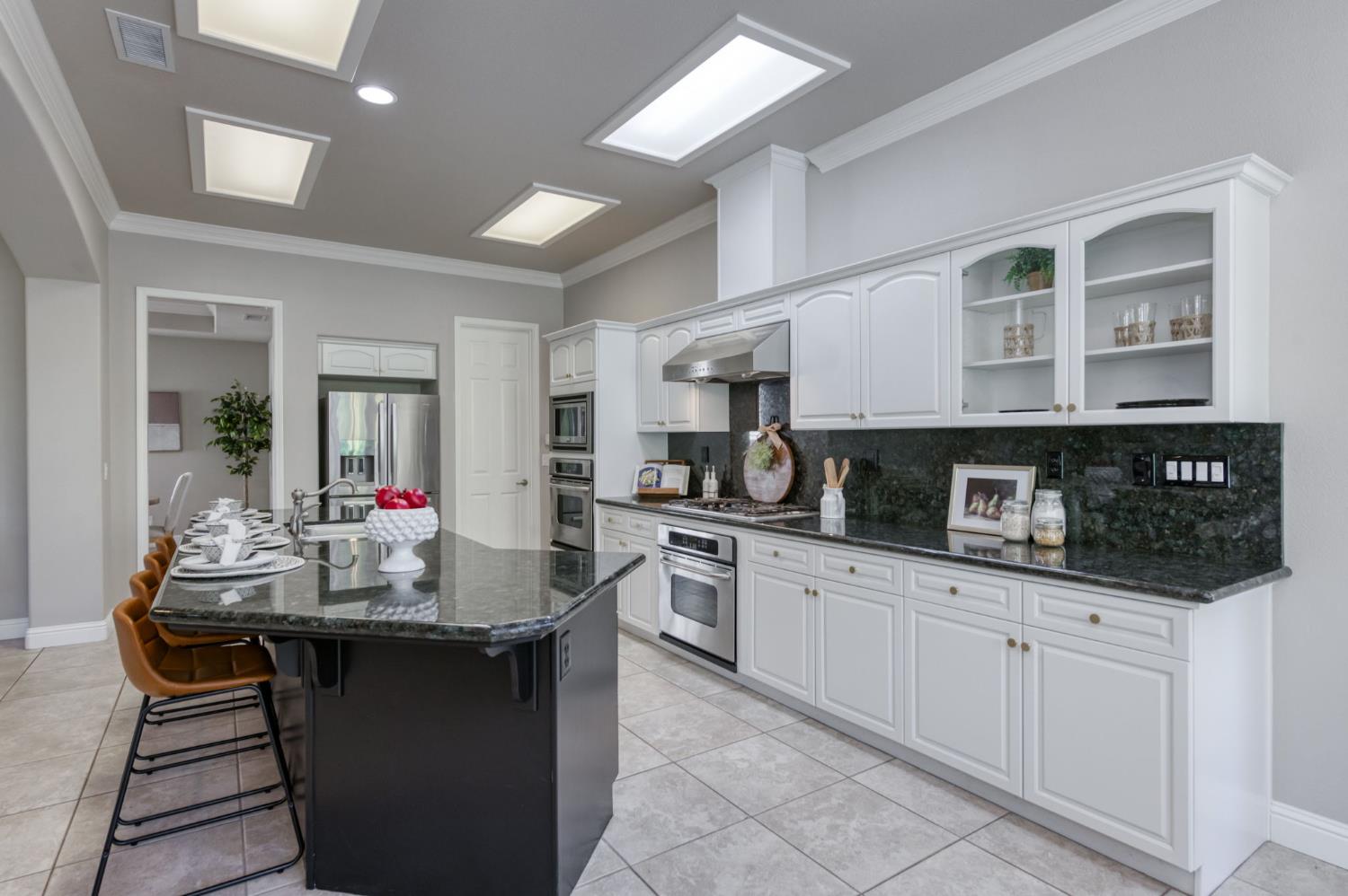 1882 N Nadine Ave, Clovis, CA 93619