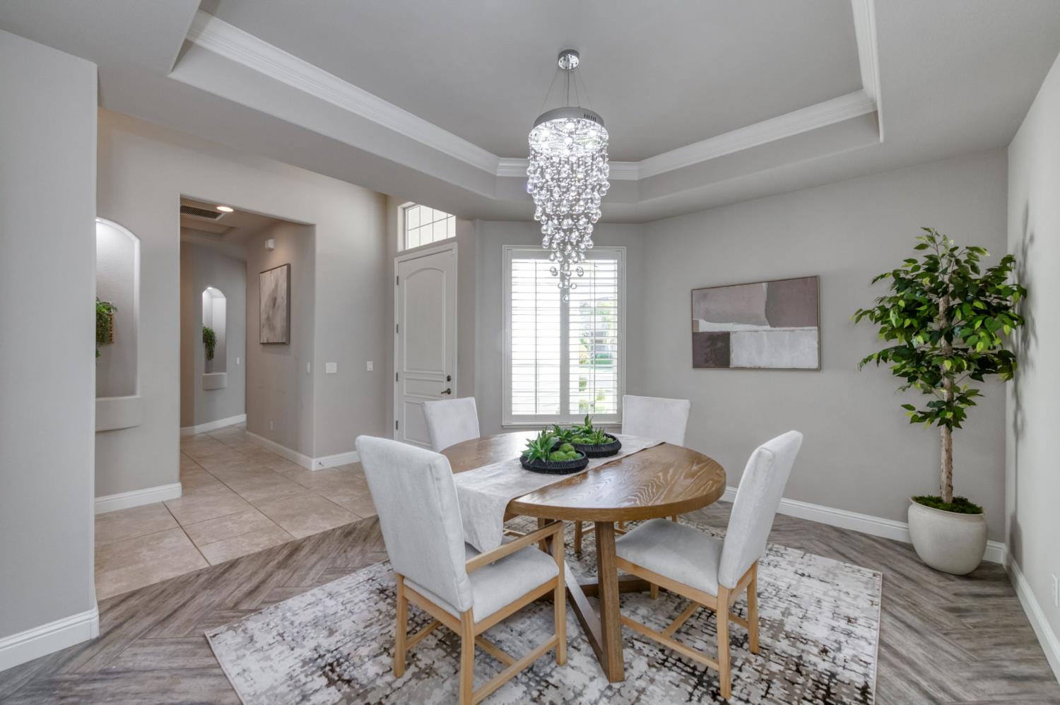 1882 N Nadine Ave, Clovis, CA 93619