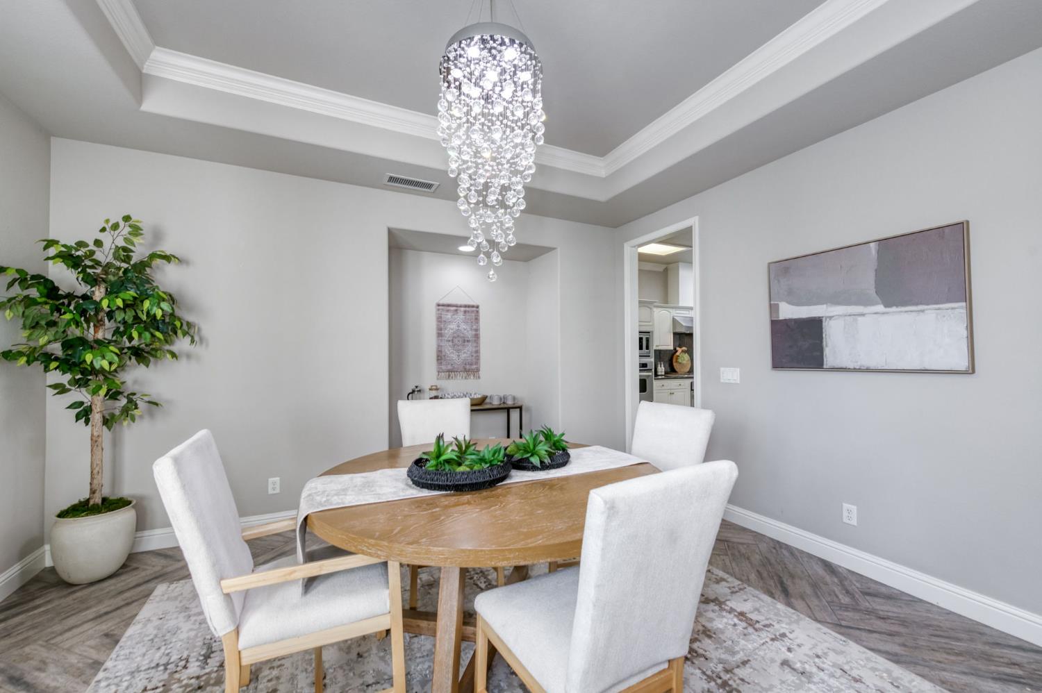 1882 N Nadine Ave, Clovis, CA 93619