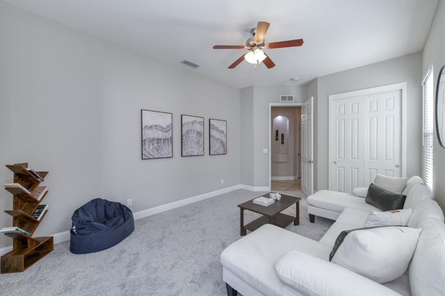 1882 N Nadine Ave, Clovis, CA 93619