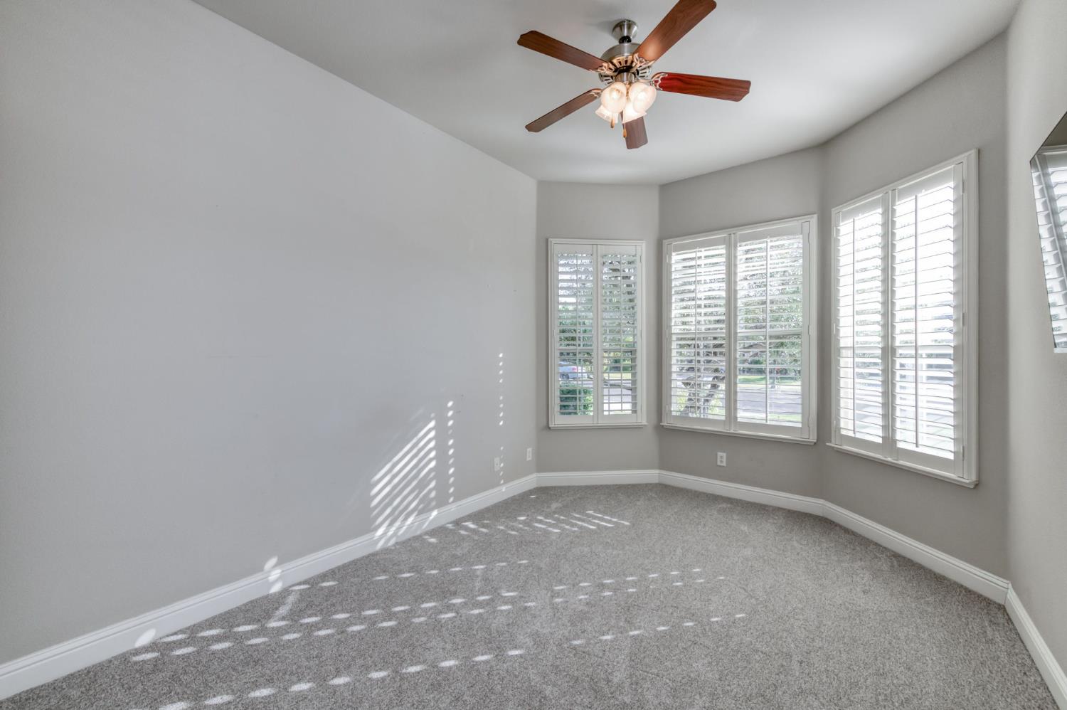 1882 N Nadine Ave, Clovis, CA 93619