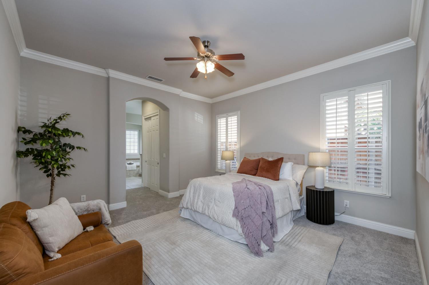 1882 N Nadine Ave, Clovis, CA 93619