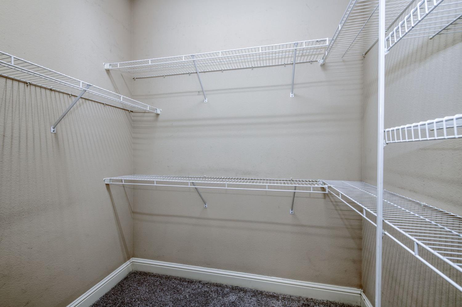 1882 N Nadine Ave, Clovis, CA 93619