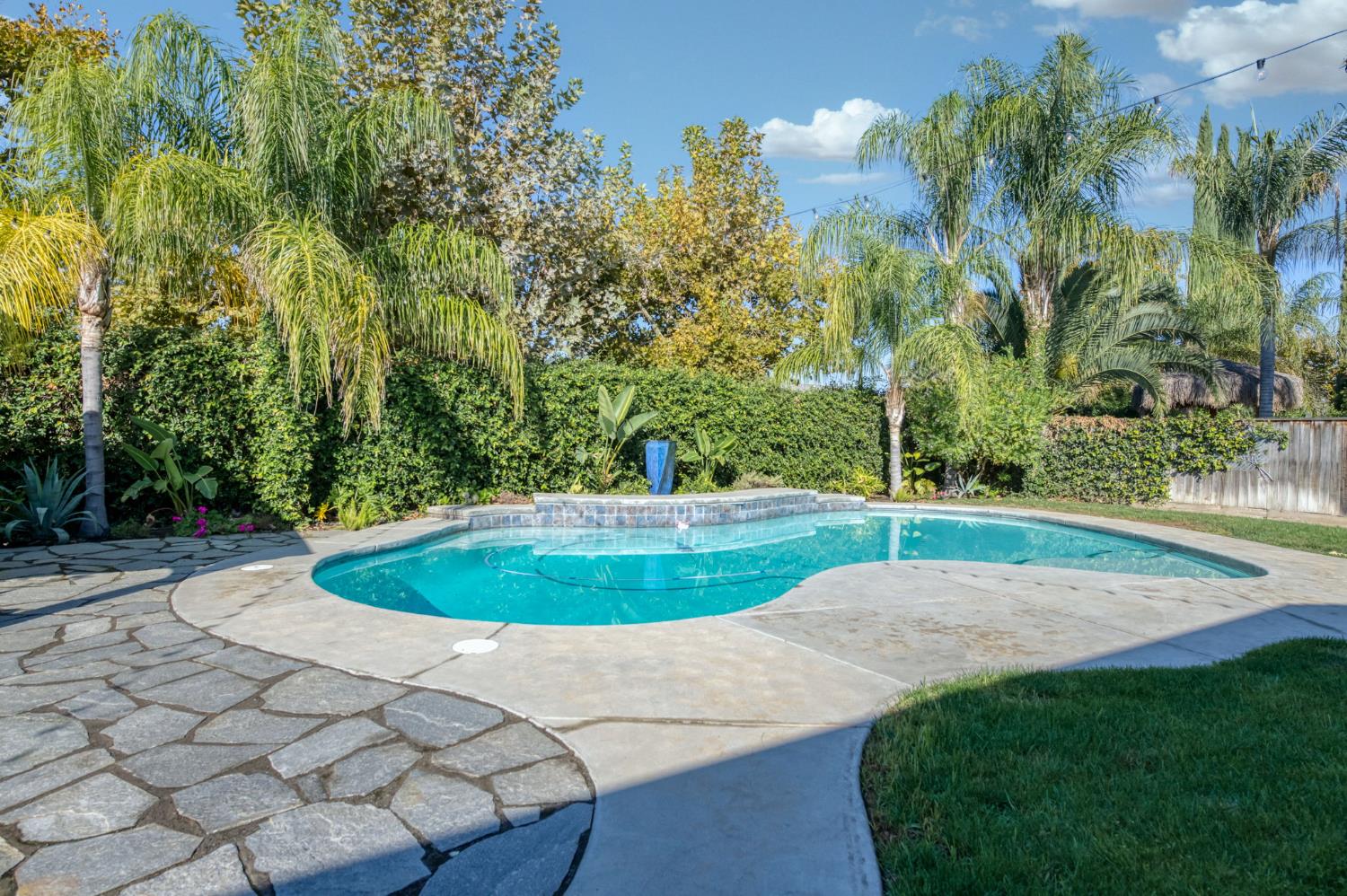 1882 N Nadine Ave, Clovis, CA 93619