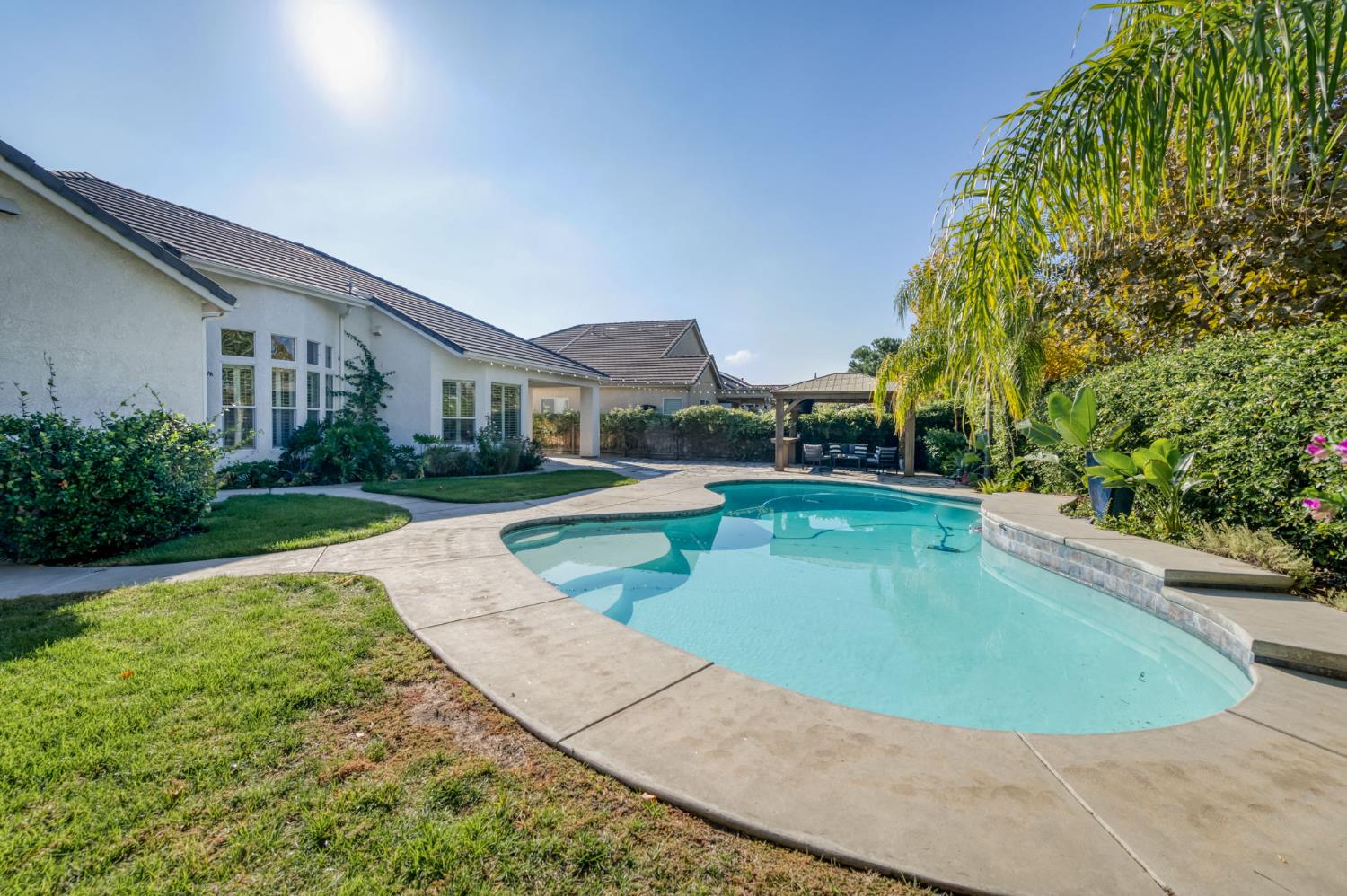 1882 N Nadine Ave, Clovis, CA 93619