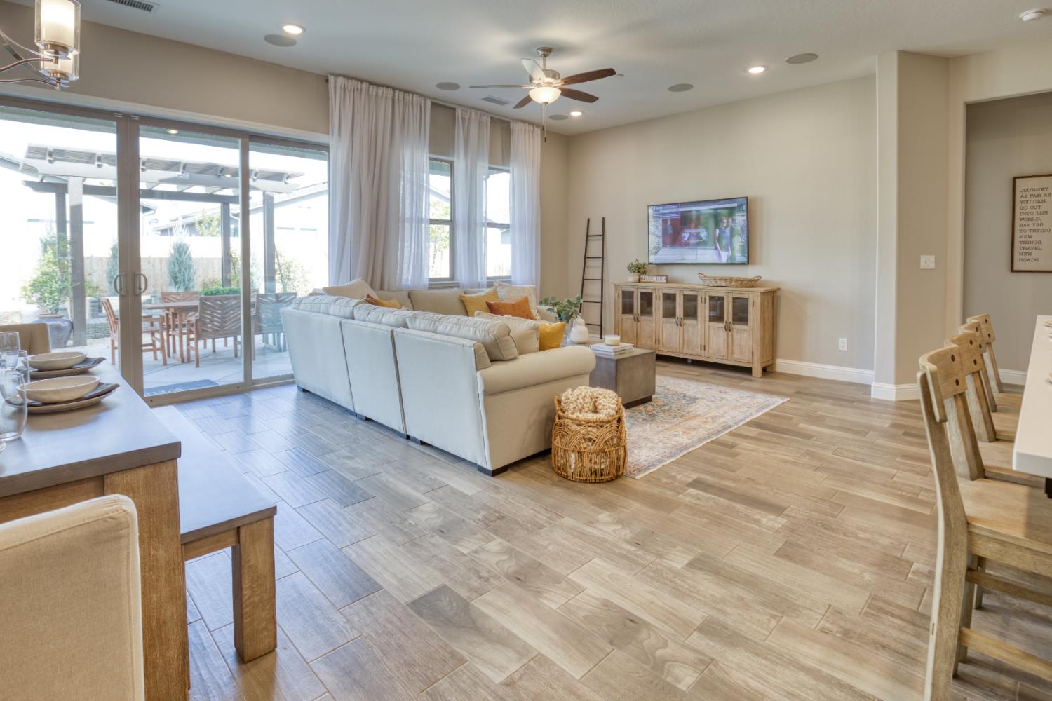 6351 E Millie Dr, Fresno, CA 93727