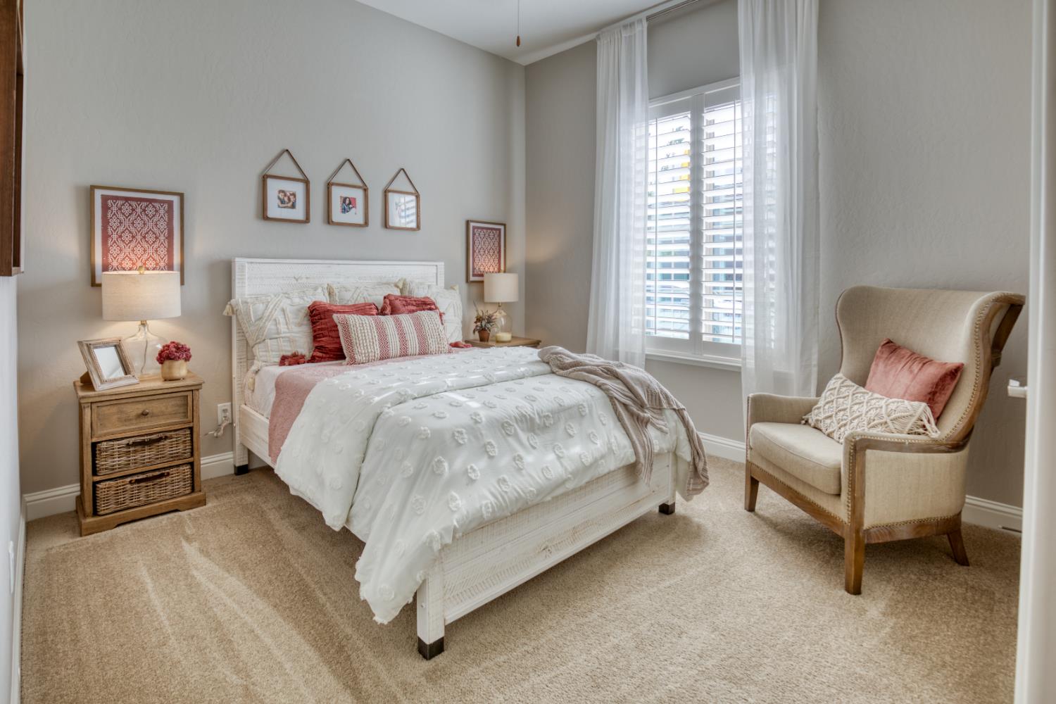 6351 E Millie Dr, Fresno, CA 93727