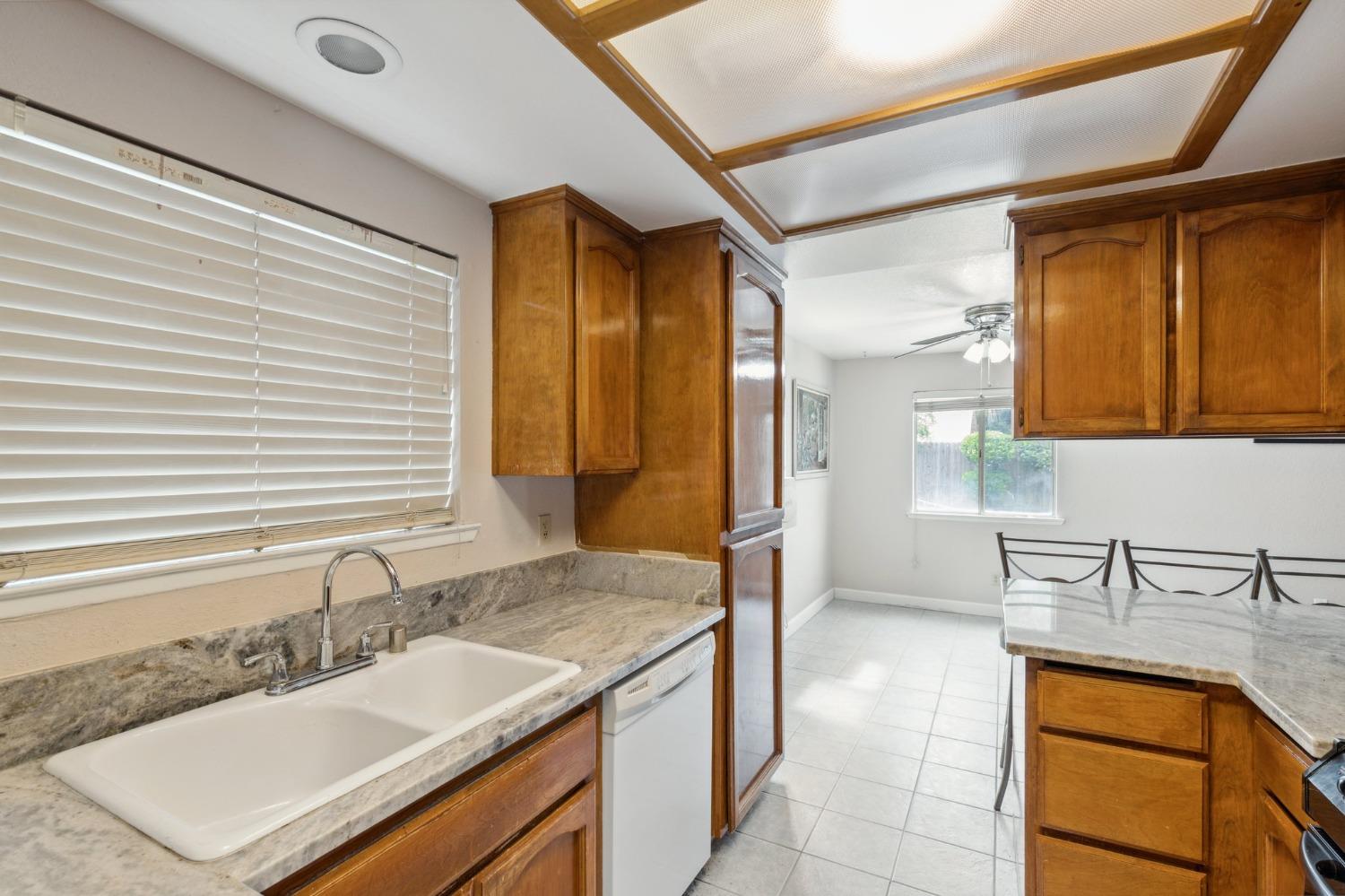 4129 W Regency Ave, Fresno, CA 93722