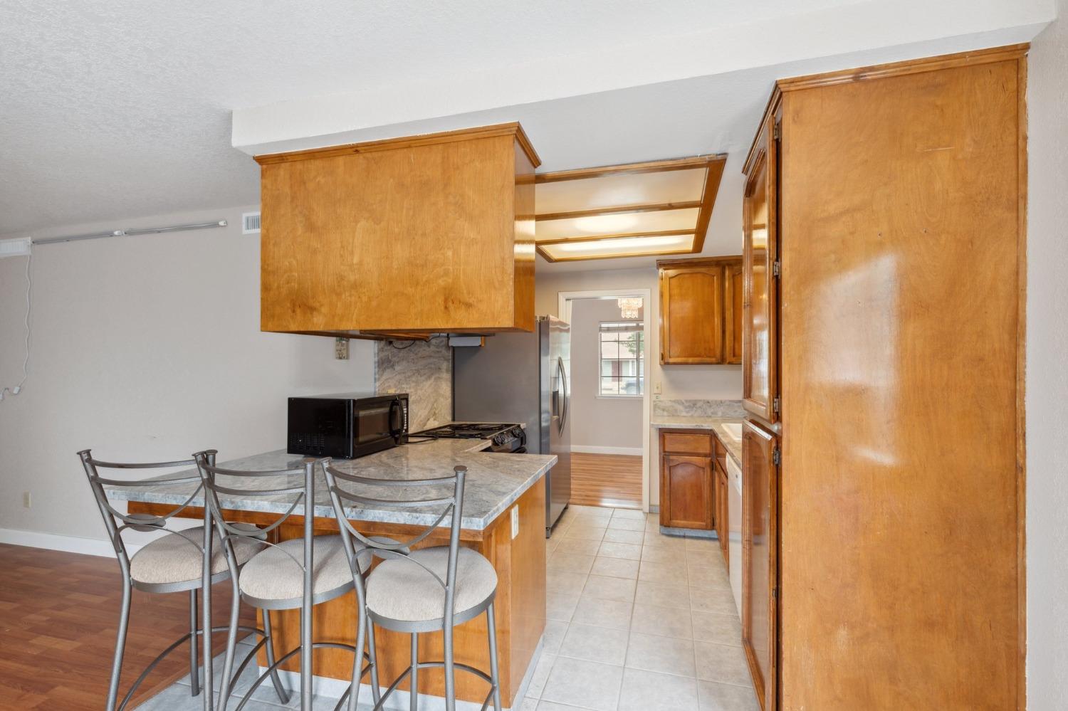 4129 W Regency Ave, Fresno, CA 93722